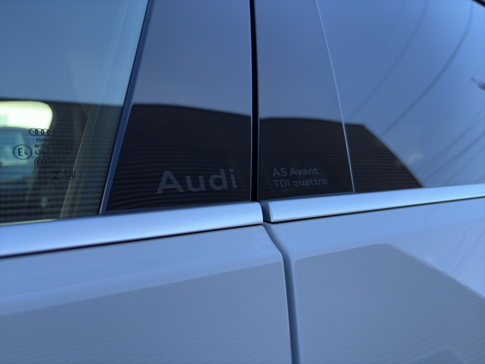 AUDI A5 Avant TDI quattro 150 kW Attraction S tronic-image-14
