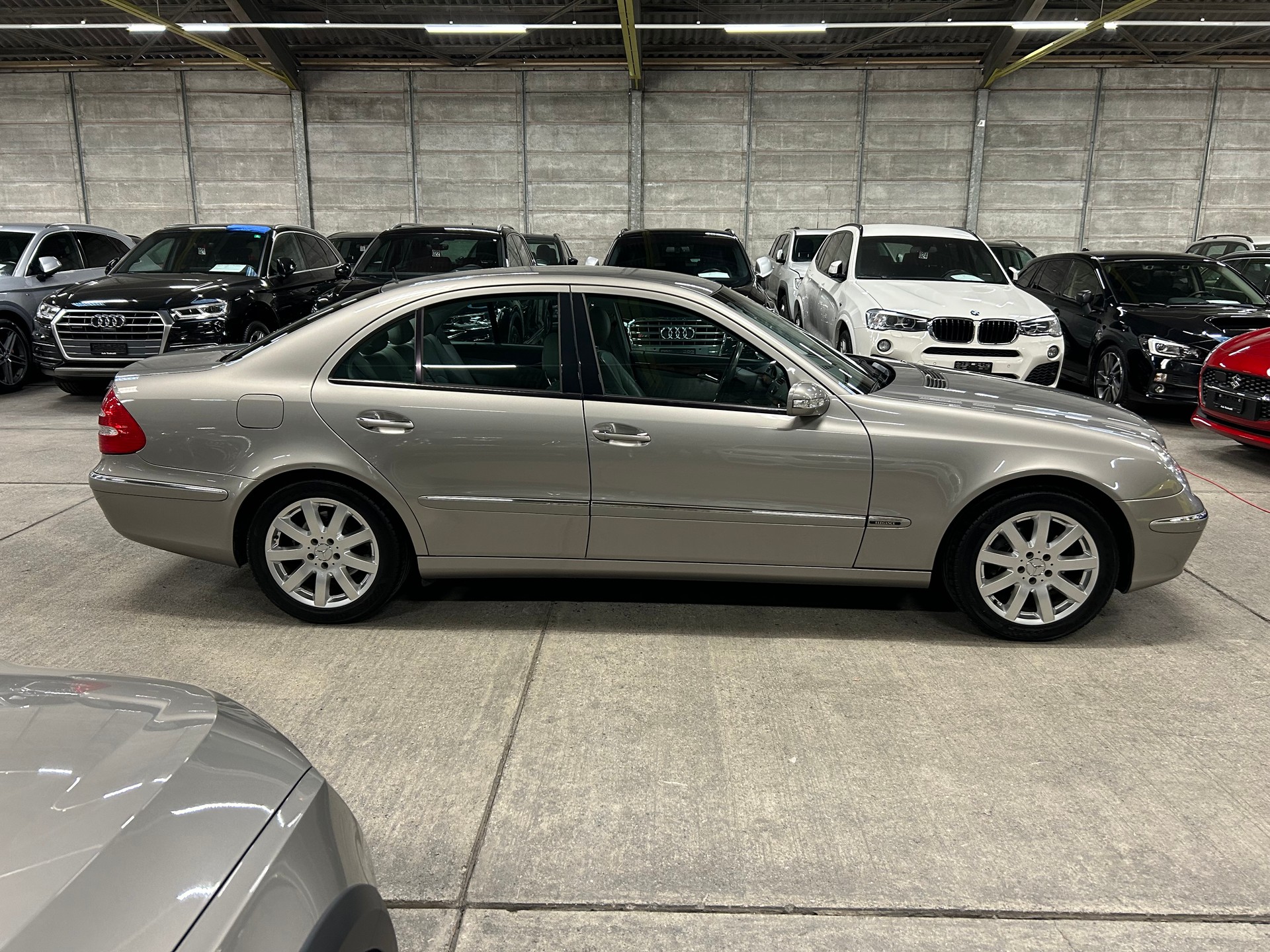 MERCEDES-BENZ E 320 Elégance 4Matic Automatic-image-2