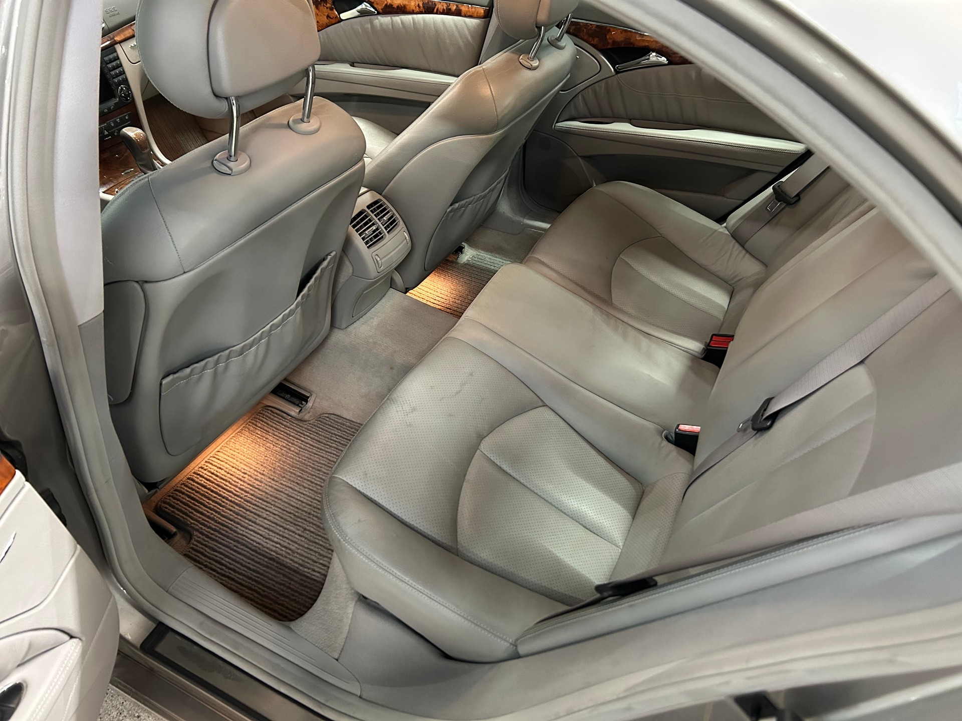 MERCEDES-BENZ E 320 Elégance 4Matic Automatic-image-13