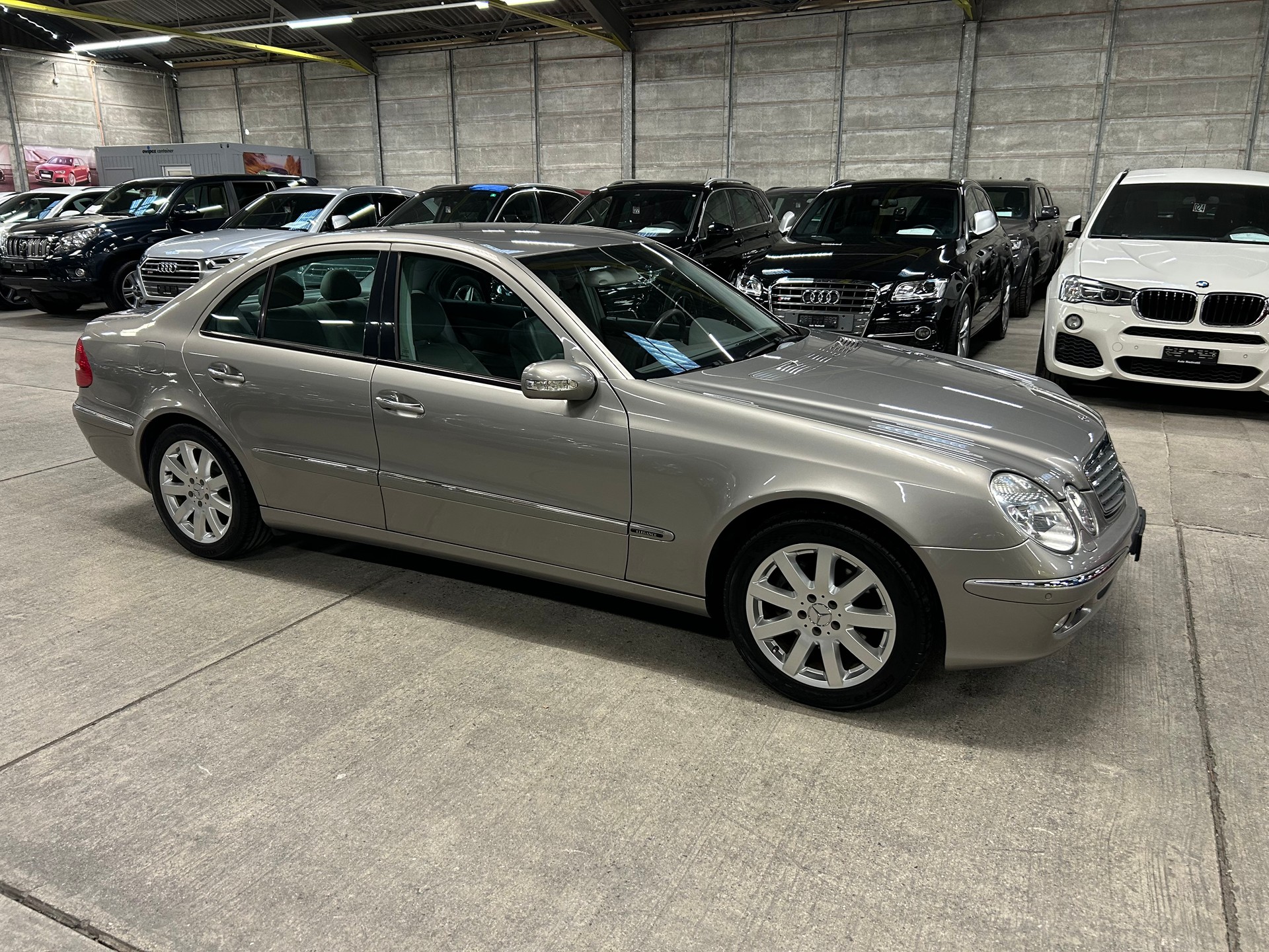 MERCEDES-BENZ E 320 Elégance 4Matic Automatic-image-1