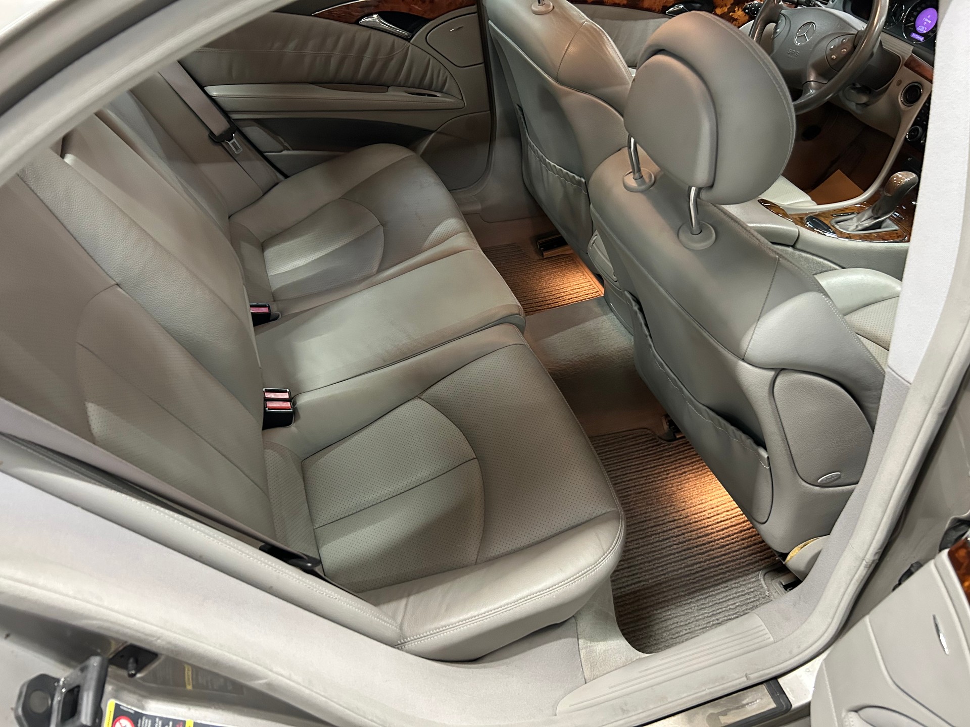 MERCEDES-BENZ E 320 Elégance 4Matic Automatic-image-12