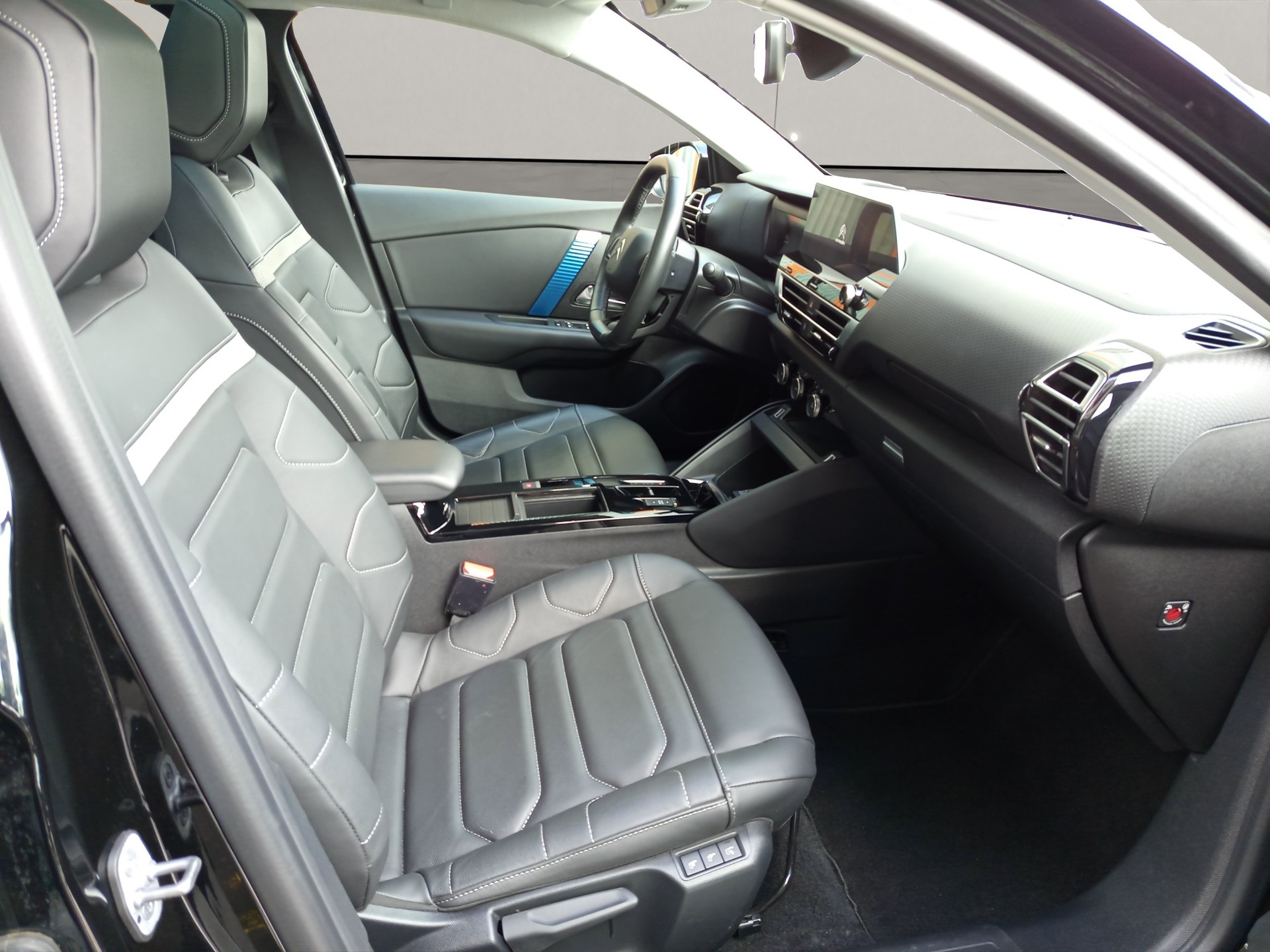 CITROEN C4 X 100 kW Shine Pack-image-4