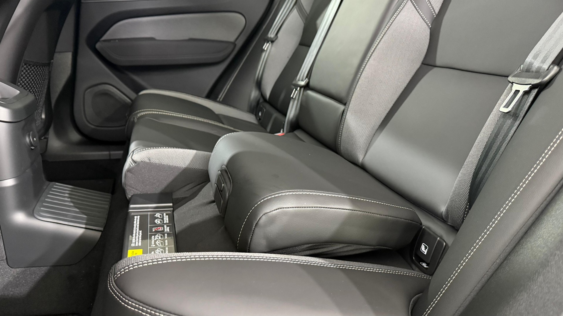 VOLVO XC60 2.0 T6 TE Black Edition e-image-14
