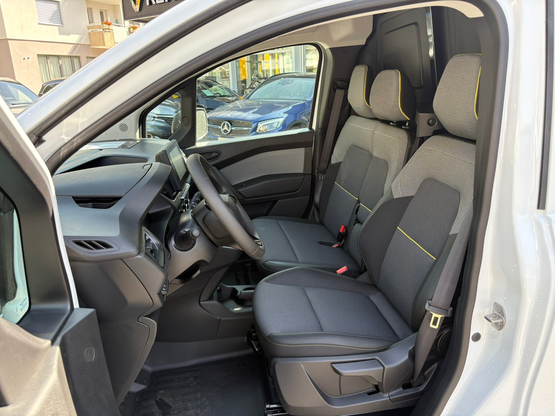 RENAULT Kangoo Van 1.3 TCe ST Extra-image-6