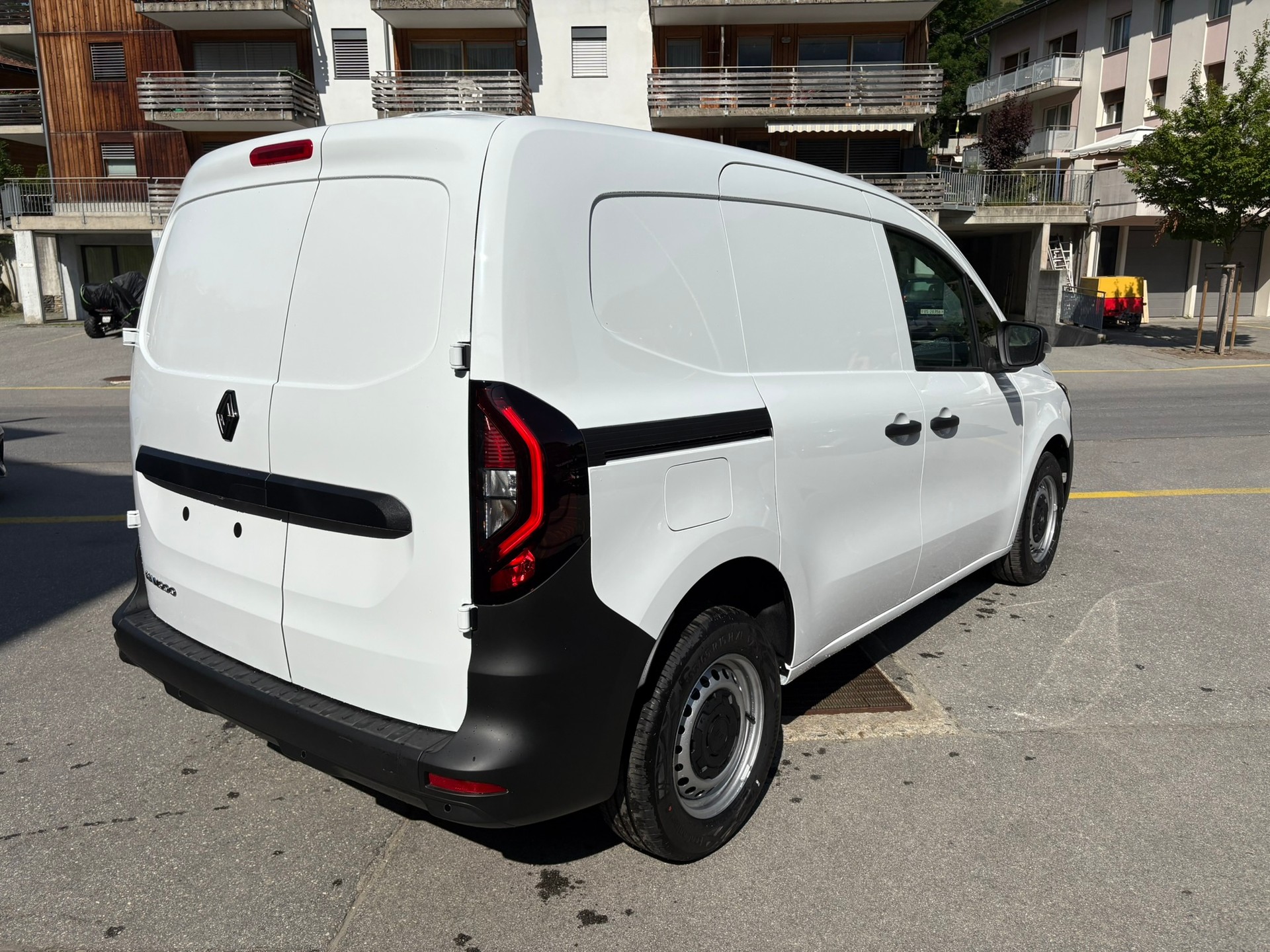 RENAULT Kangoo Van 1.3 TCe ST Extra-image-2