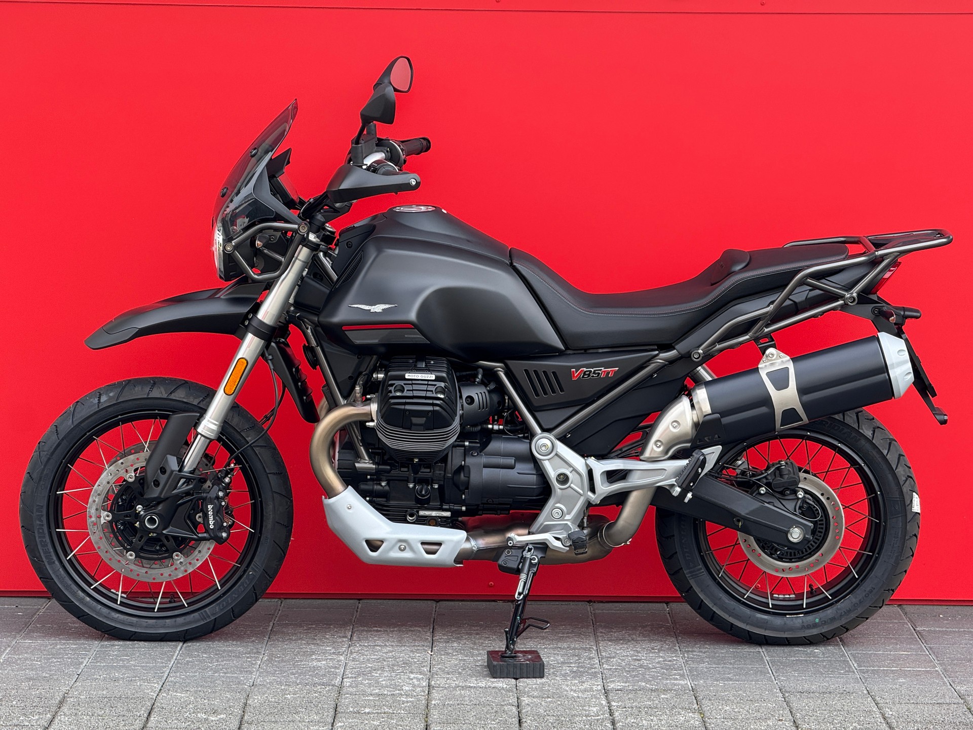 MOTO GUZZI V85 TT-image-12
