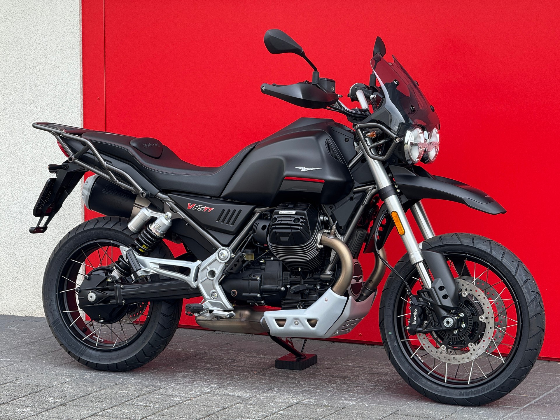 MOTO GUZZI V85 TT-showroom-element-1