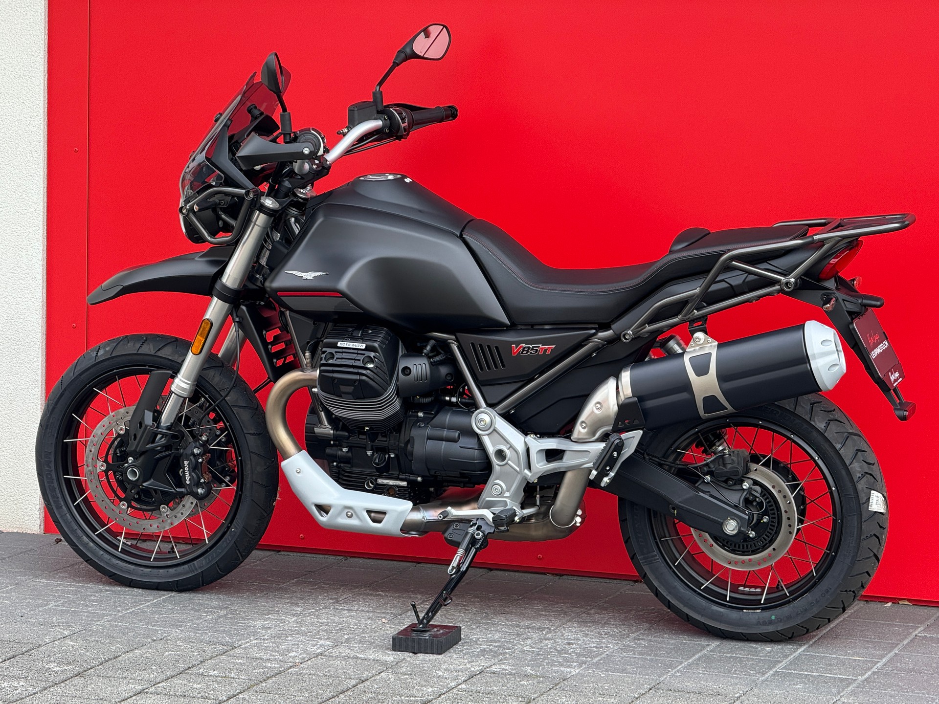 MOTO GUZZI V85 TT-image-13