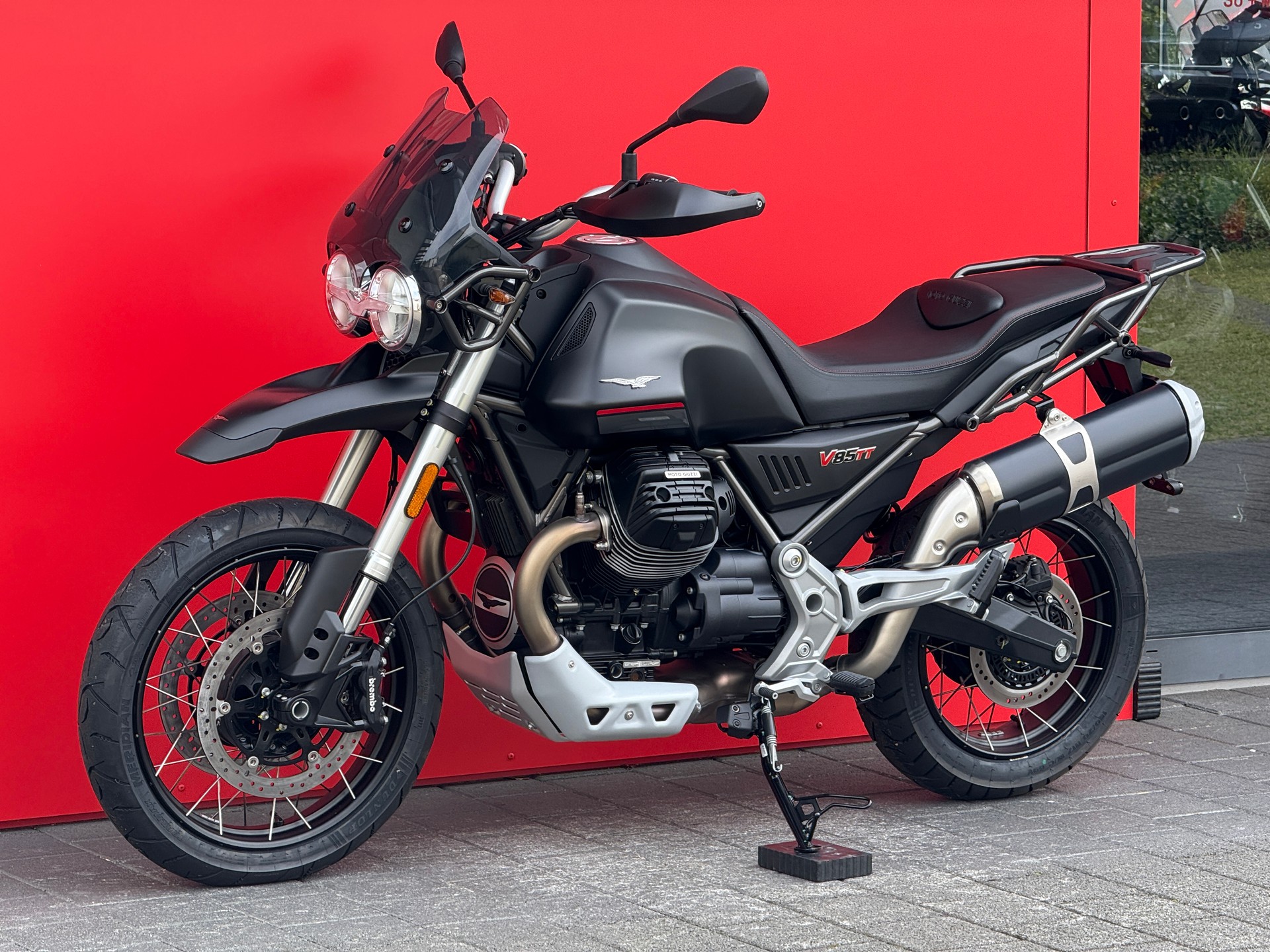 MOTO GUZZI V85 TT-image-14