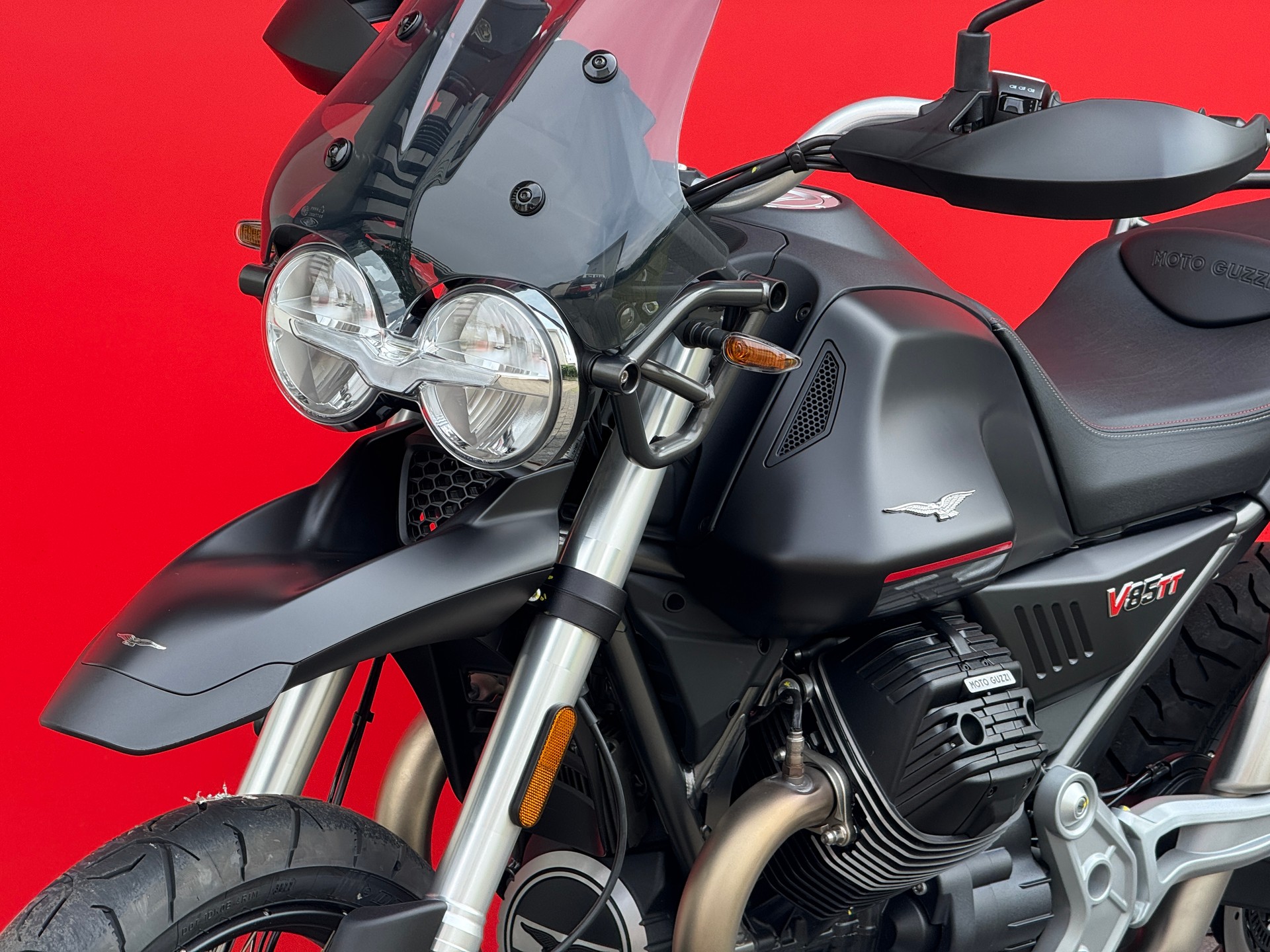 MOTO GUZZI V85 TT-image-9