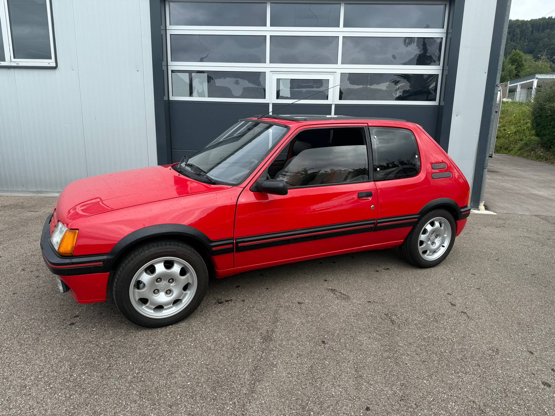 PEUGEOT 205 1.9 GTi-image-0