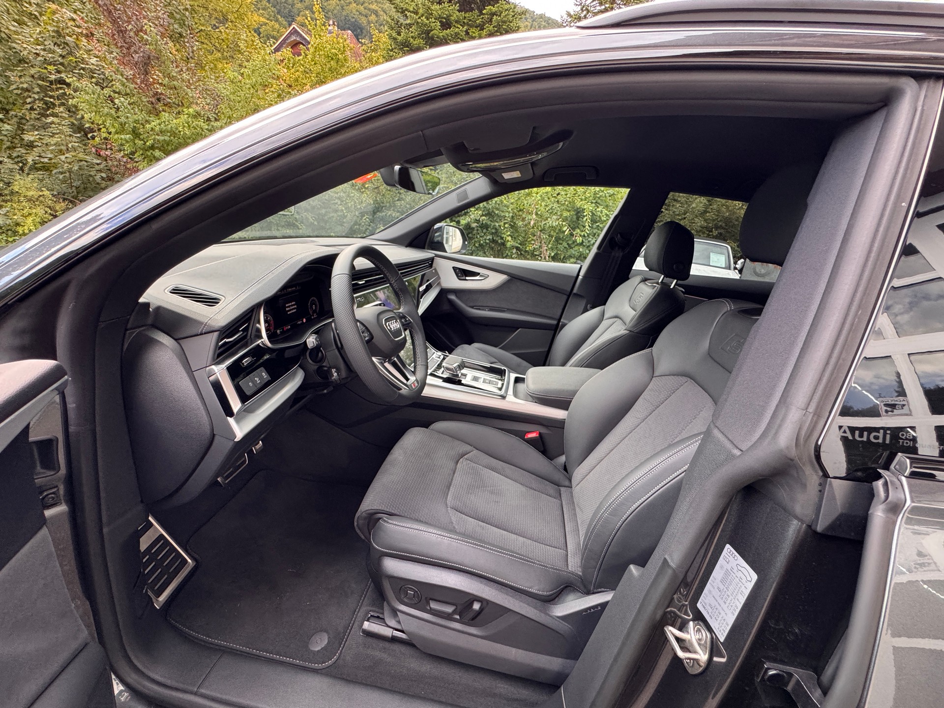 AUDI Q8 SUV 50 TDI quattro-image-9