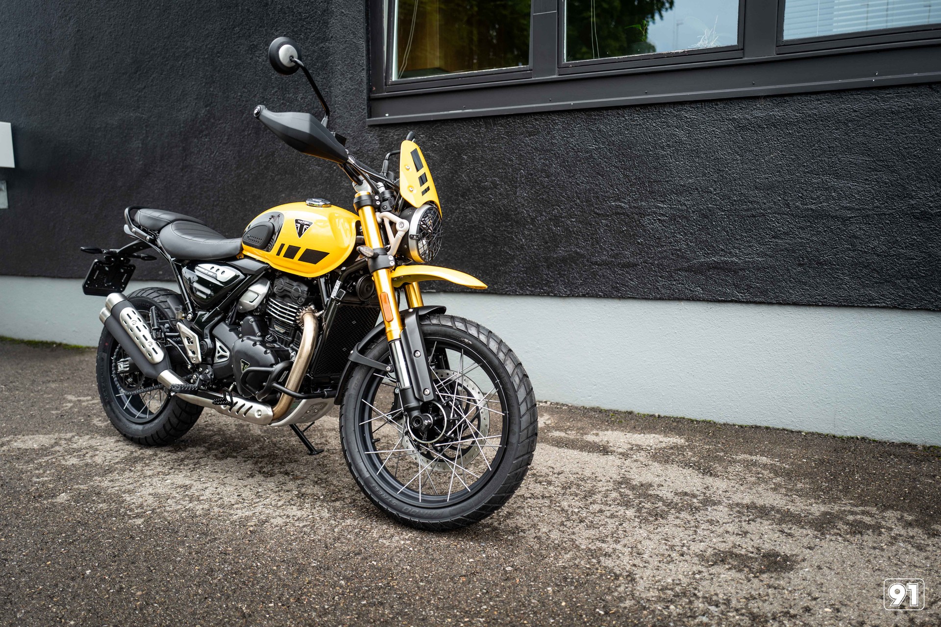 TRIUMPH Scrambler 400 XC-showroom-element-1