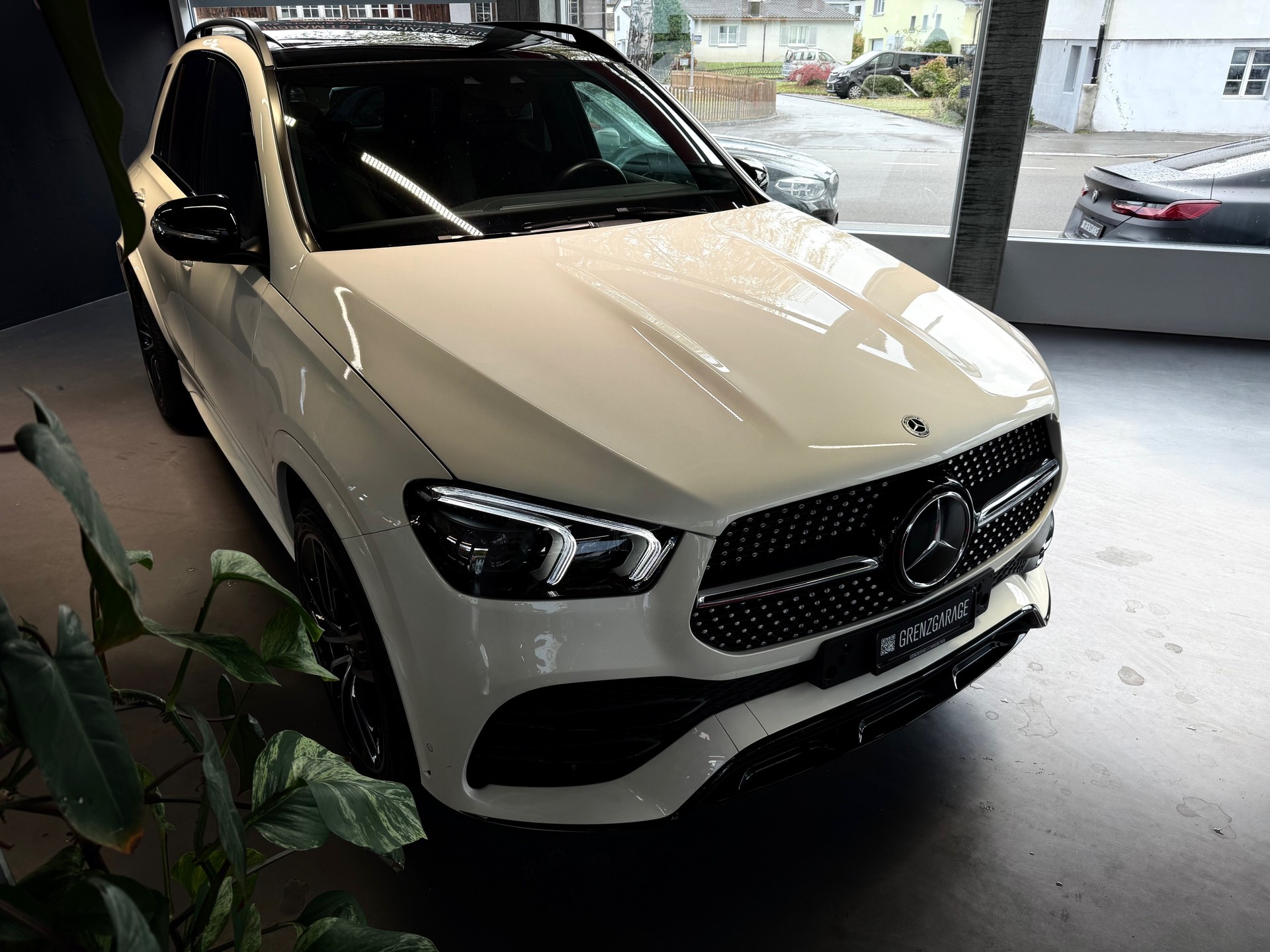 MERCEDES-BENZ GLE 400 d 4Matic AMG Line 9G-Tronic-image-2
