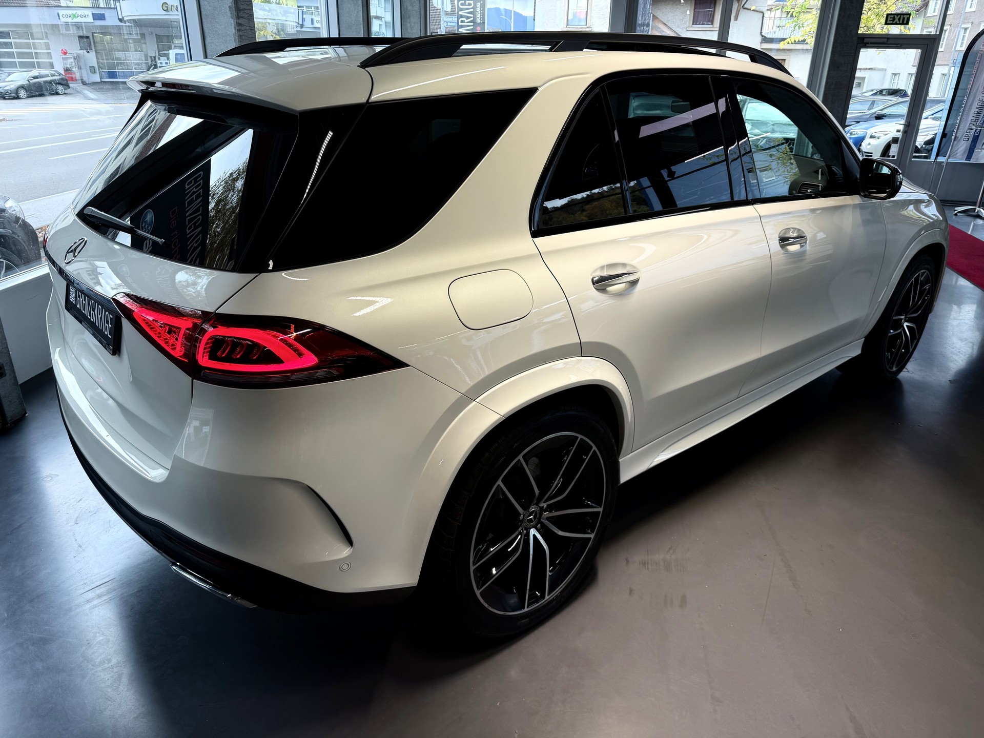 MERCEDES-BENZ GLE 400 d 4Matic AMG Line 9G-Tronic-image-6