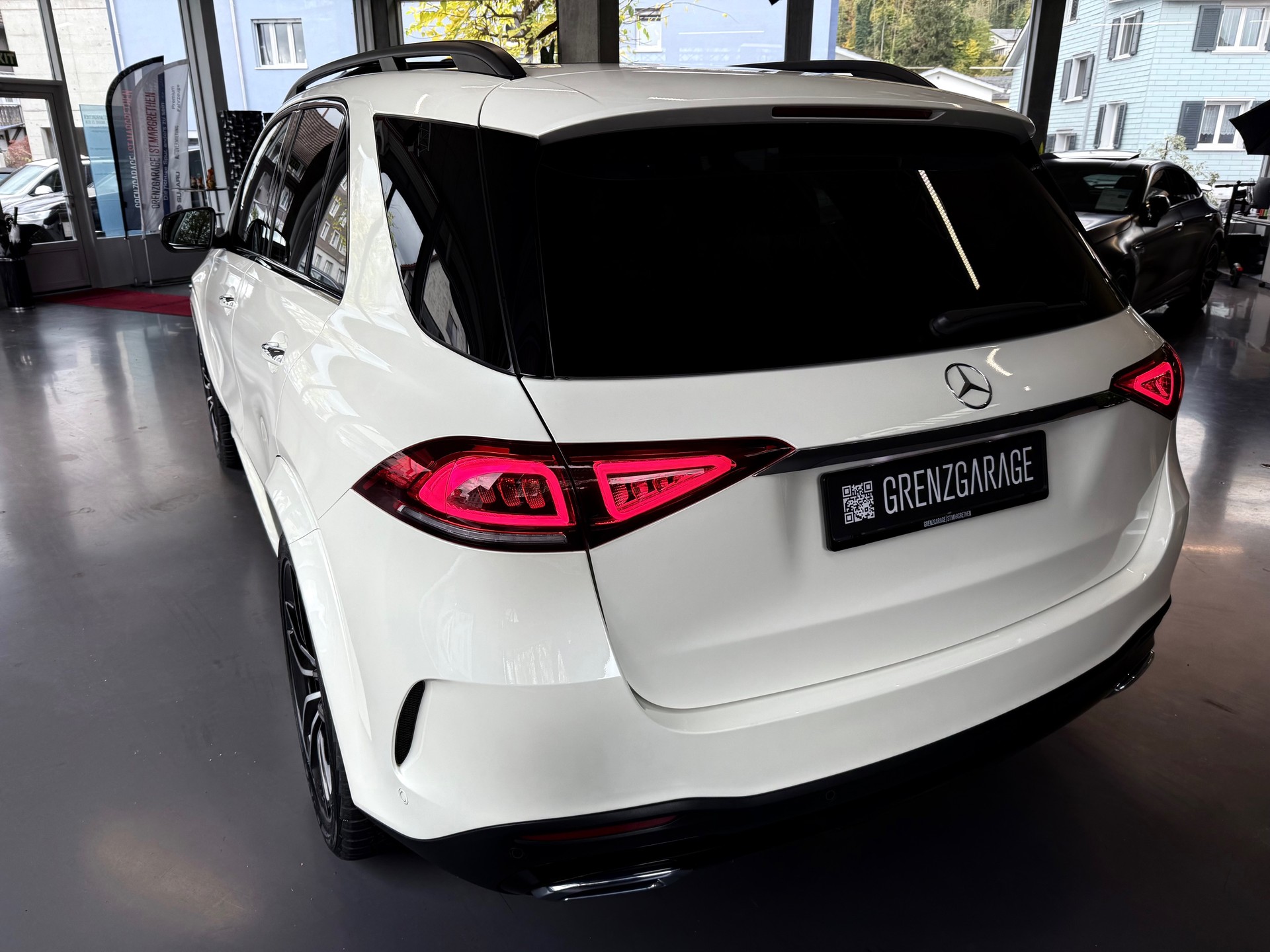 MERCEDES-BENZ GLE 400 d 4Matic AMG Line 9G-Tronic-image-5