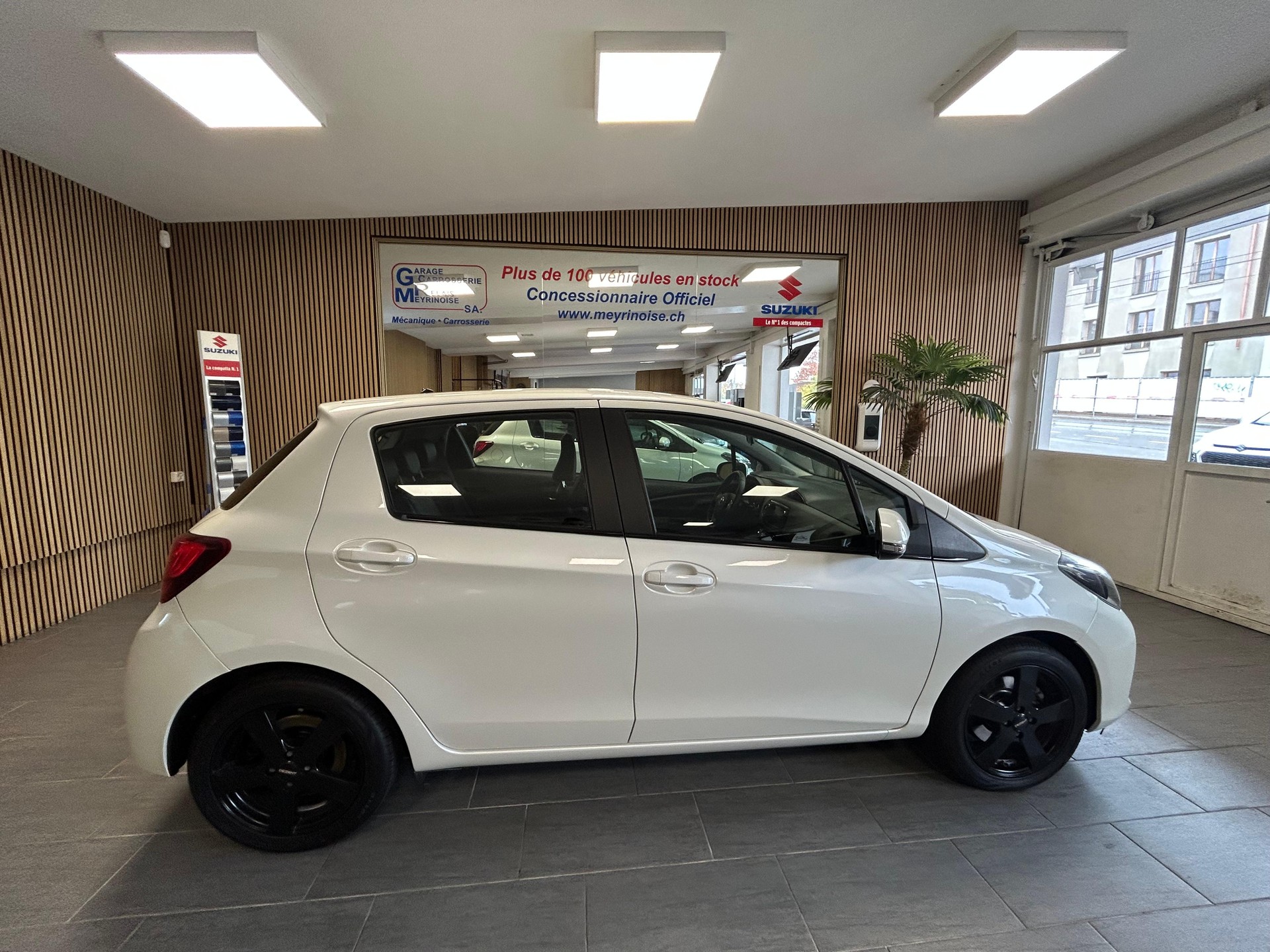 TOYOTA Yaris 1.5 VVT-i HSD Luna