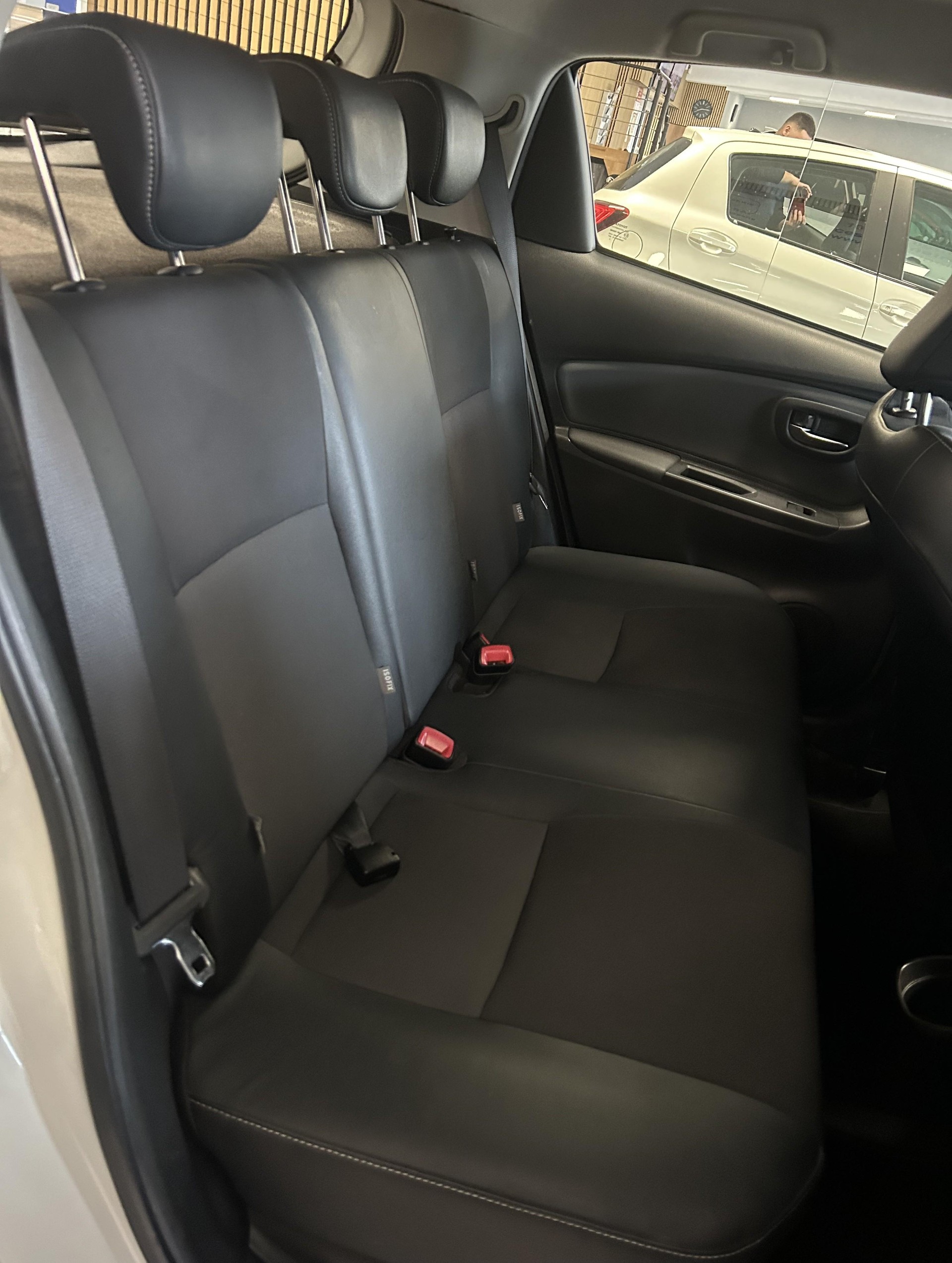 TOYOTA Yaris 1.5 VVT-i HSD Luna-image-15