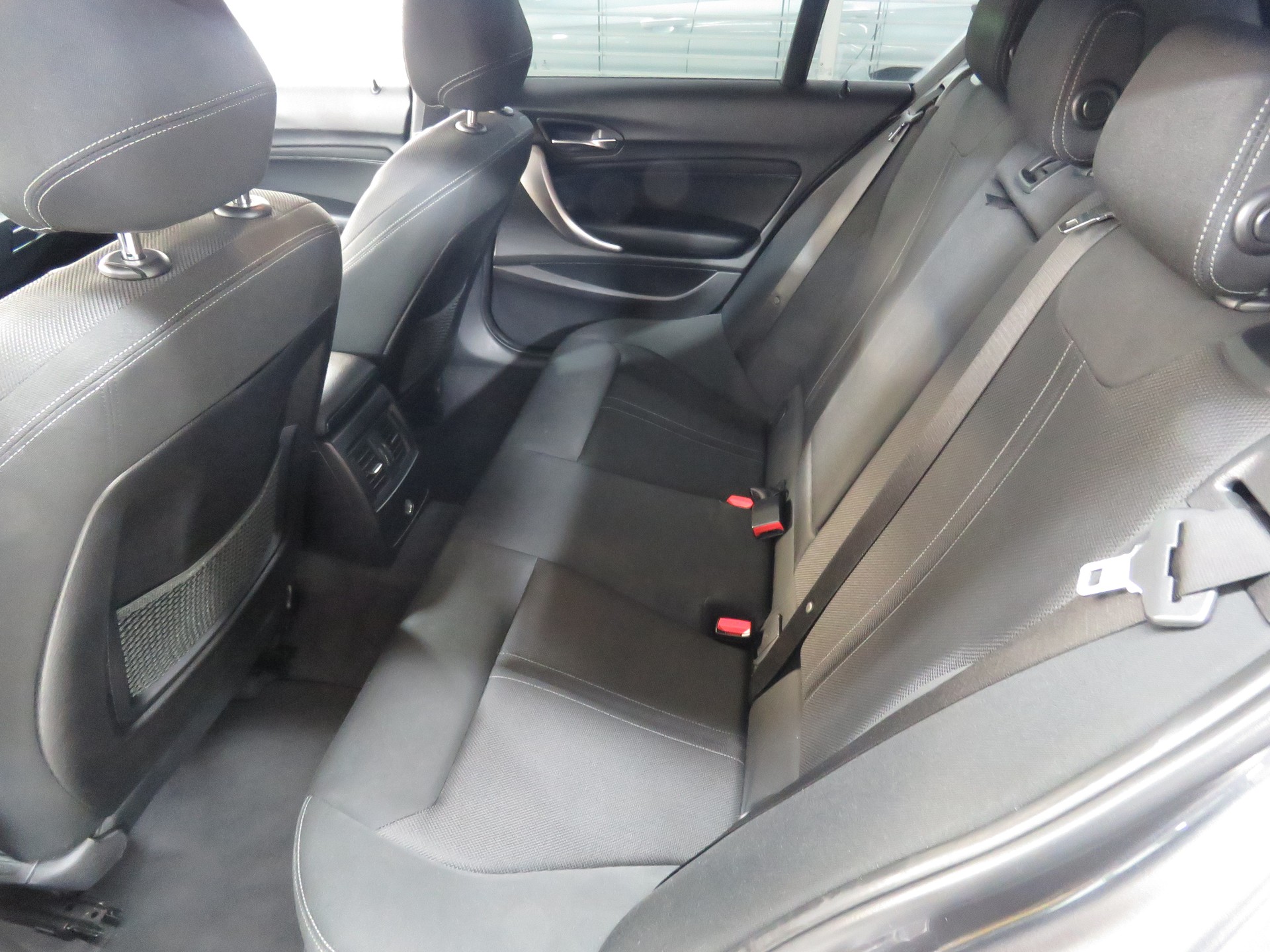 BMW 118d xDrive (4x4) Sport Line-image-5