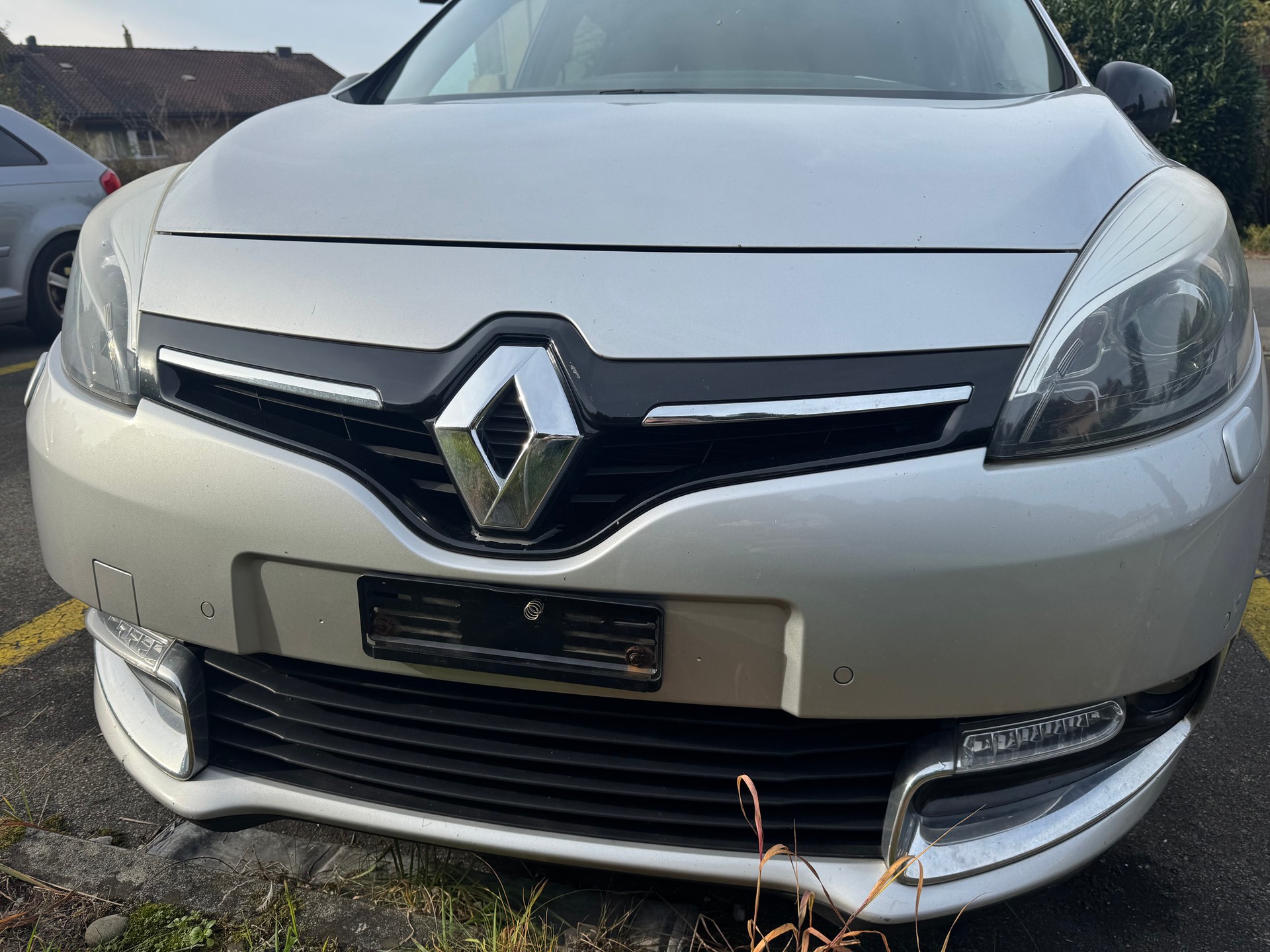 RENAULT Grand Scénic 2.0 dCi Swiss Edition Automatic-image-0