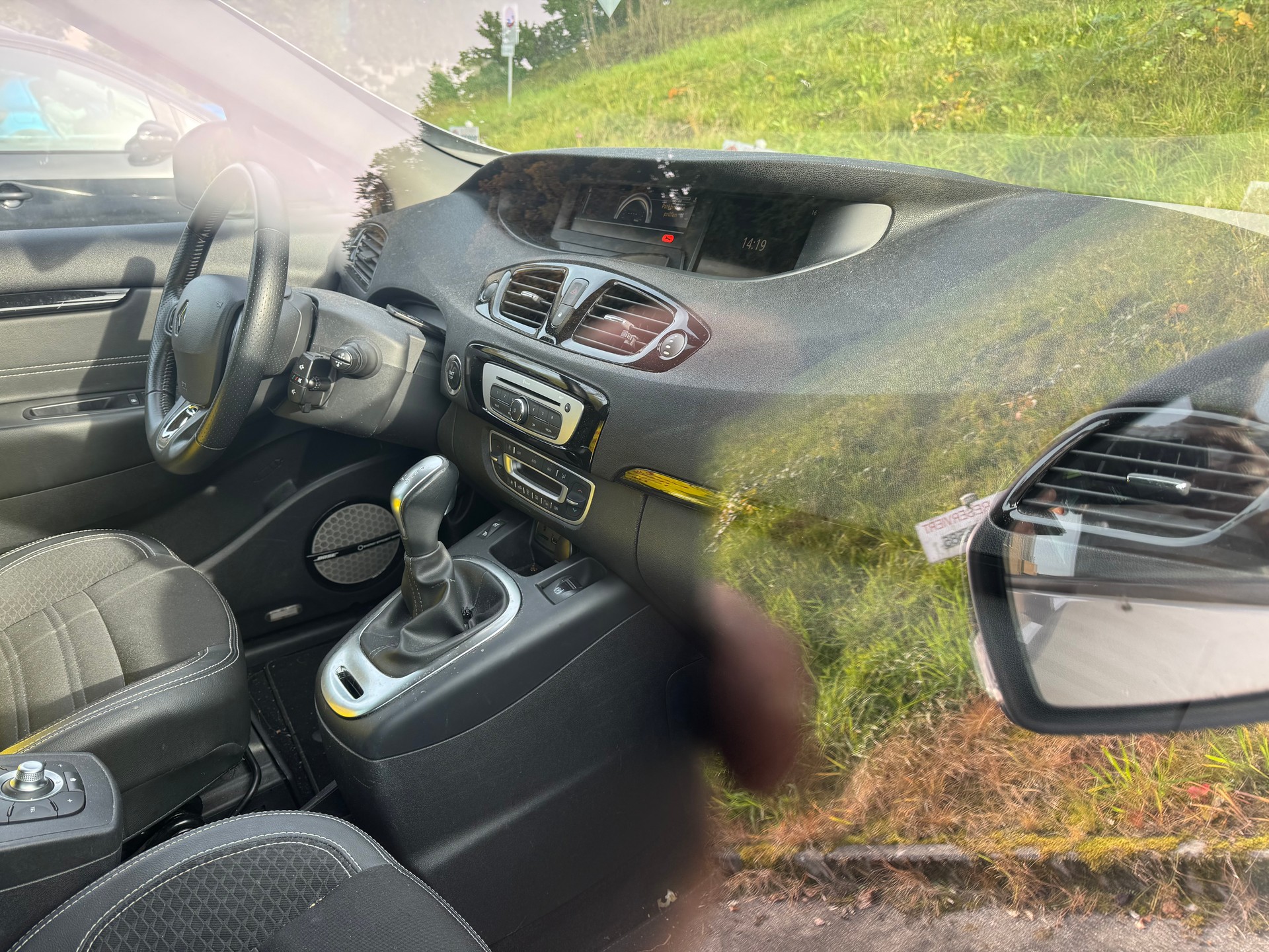 RENAULT Grand Scénic 2.0 dCi Swiss Edition Automatic-image-8