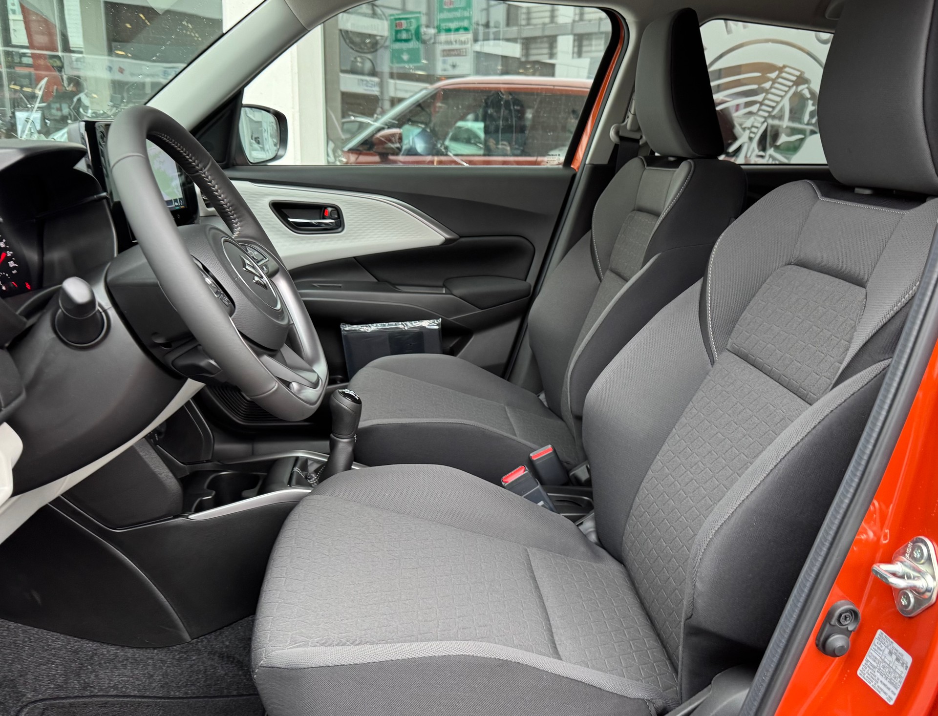 SUZUKI Swift 1.2 Compact Top Hybrid 4x4-image-7