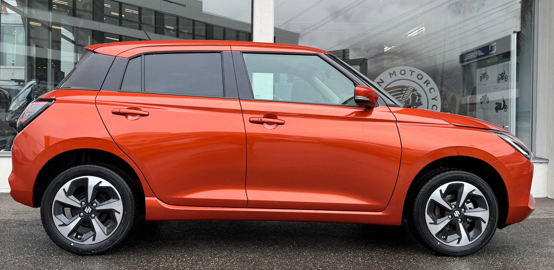SUZUKI Swift 1.2 Compact Top Hybrid 4x4-image-1