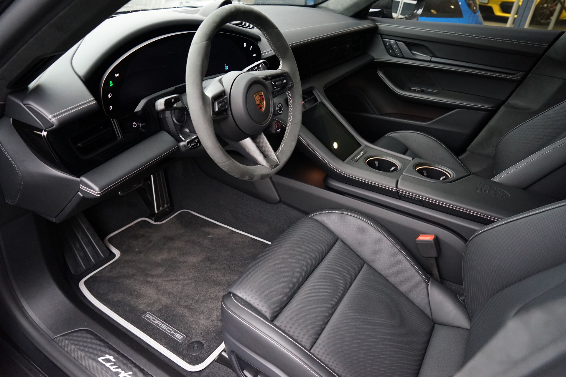 PORSCHE Taycan Turbo GT 104kWh-image-13