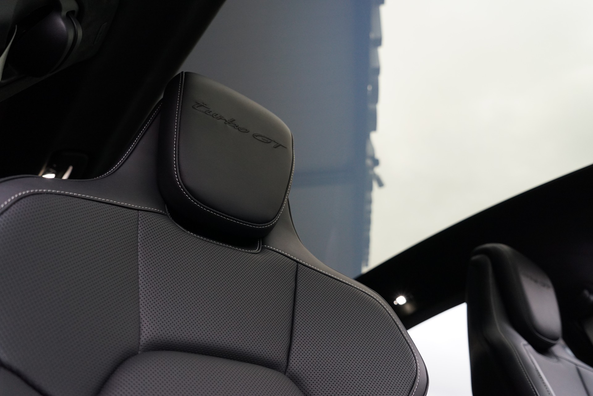 PORSCHE Taycan Turbo GT 104kWh-image-27