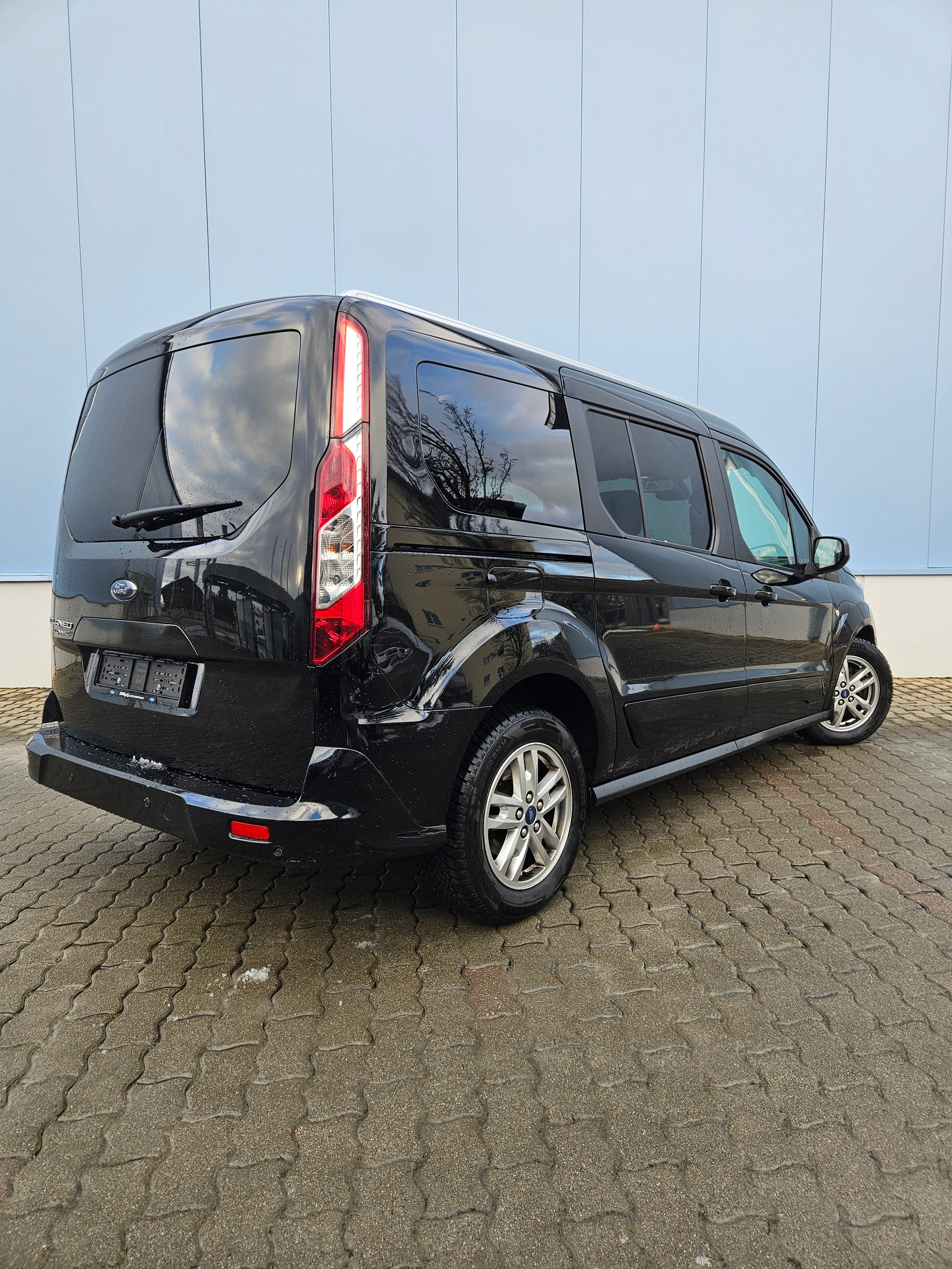 FORD Grand Tourneo Connect 1.5 EcoBlue Titanium Automat-image-2