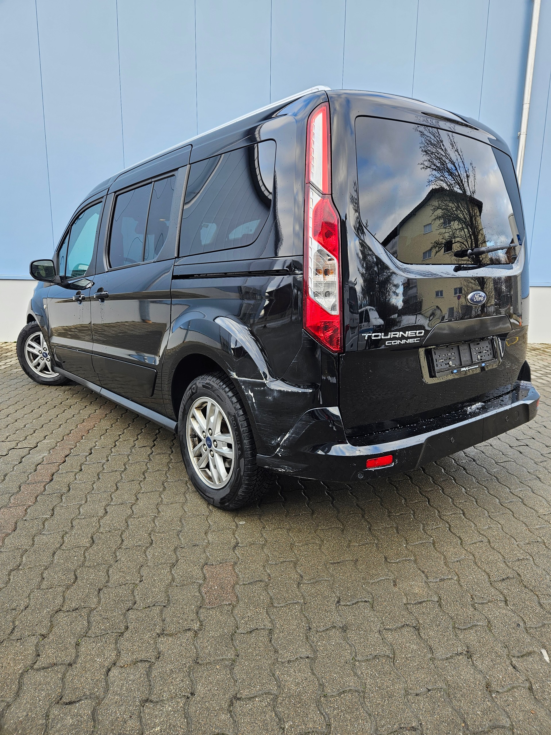 FORD Grand Tourneo Connect 1.5 EcoBlue Titanium Automat-image-5