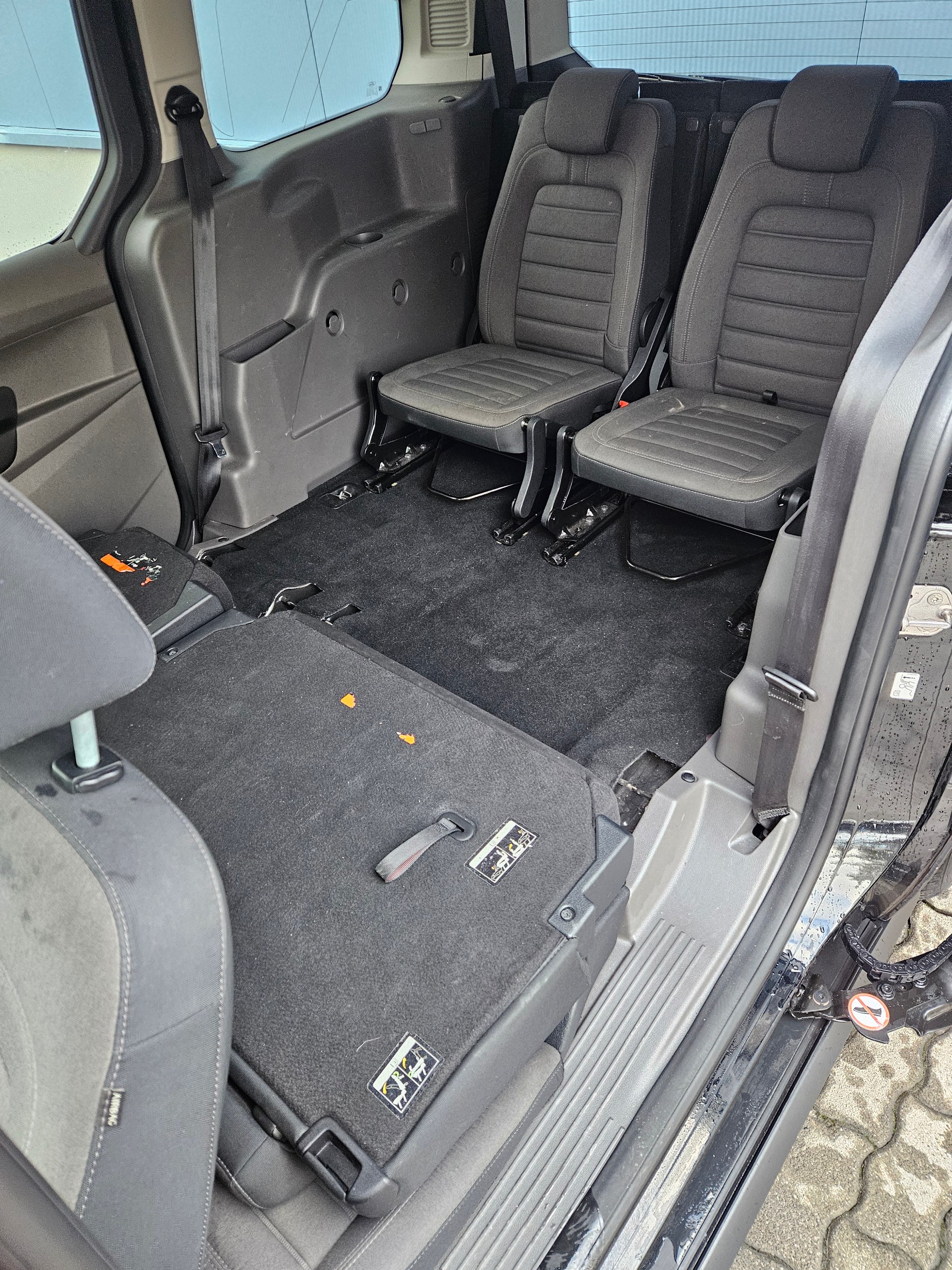 FORD Grand Tourneo Connect 1.5 EcoBlue Titanium Automat-image-9