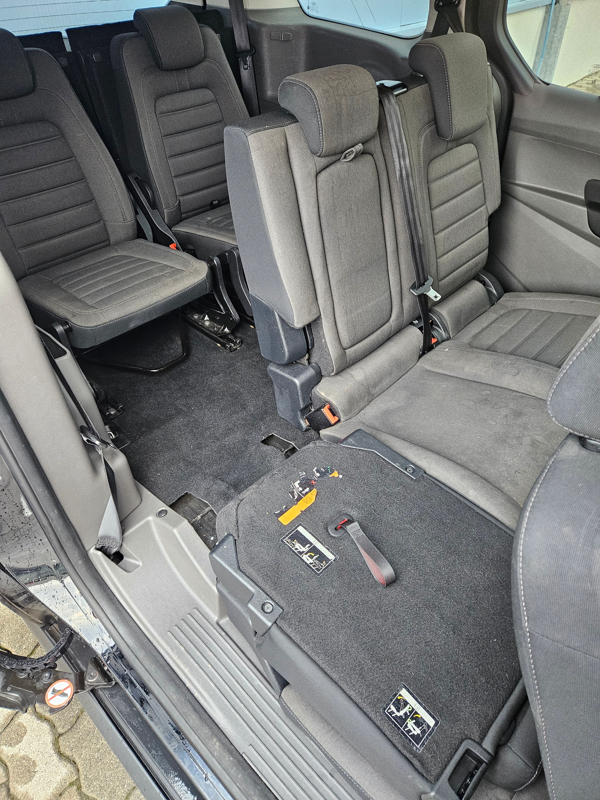 FORD Grand Tourneo Connect 1.5 EcoBlue Titanium Automat-image-12