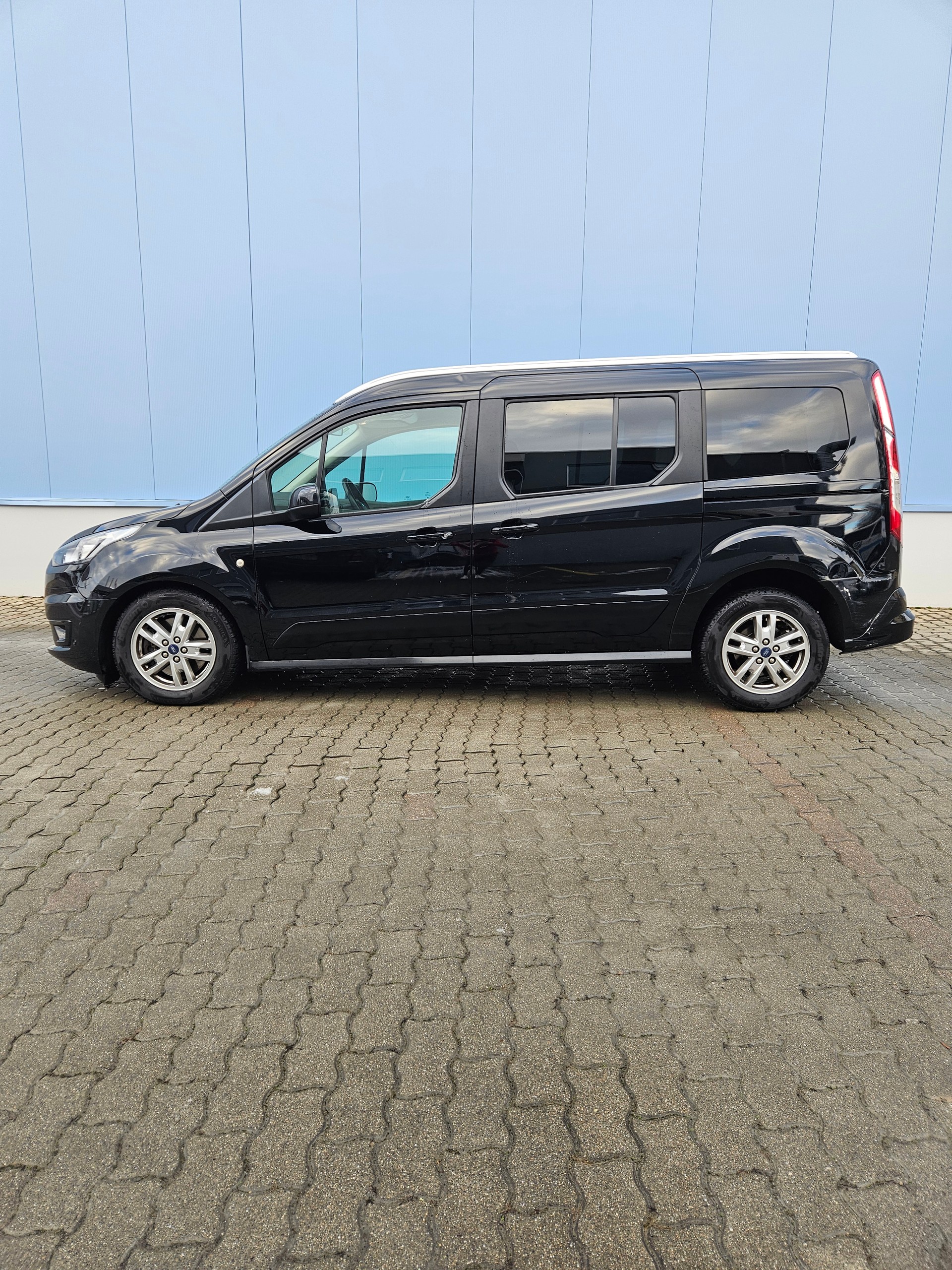 FORD Grand Tourneo Connect 1.5 EcoBlue Titanium Automat-image-4