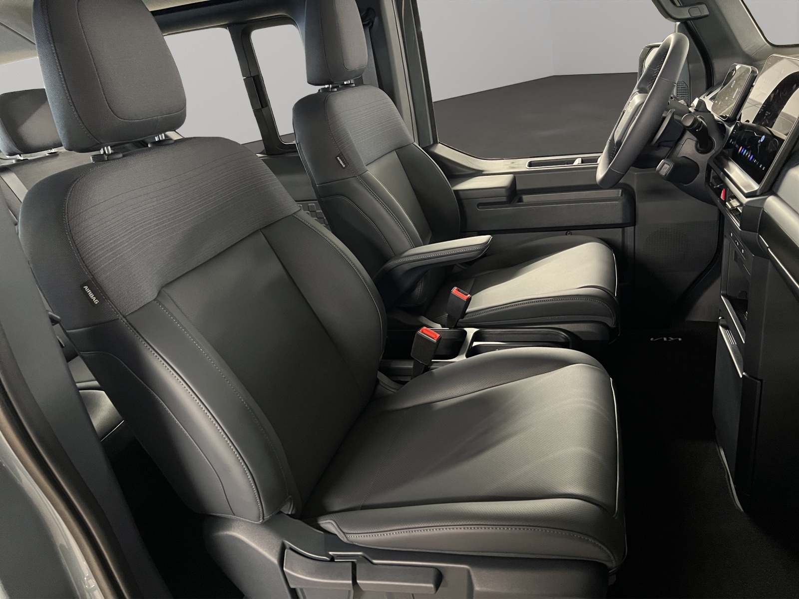 KIA PV5 Passenger 71.2 kWh Plus-image-12