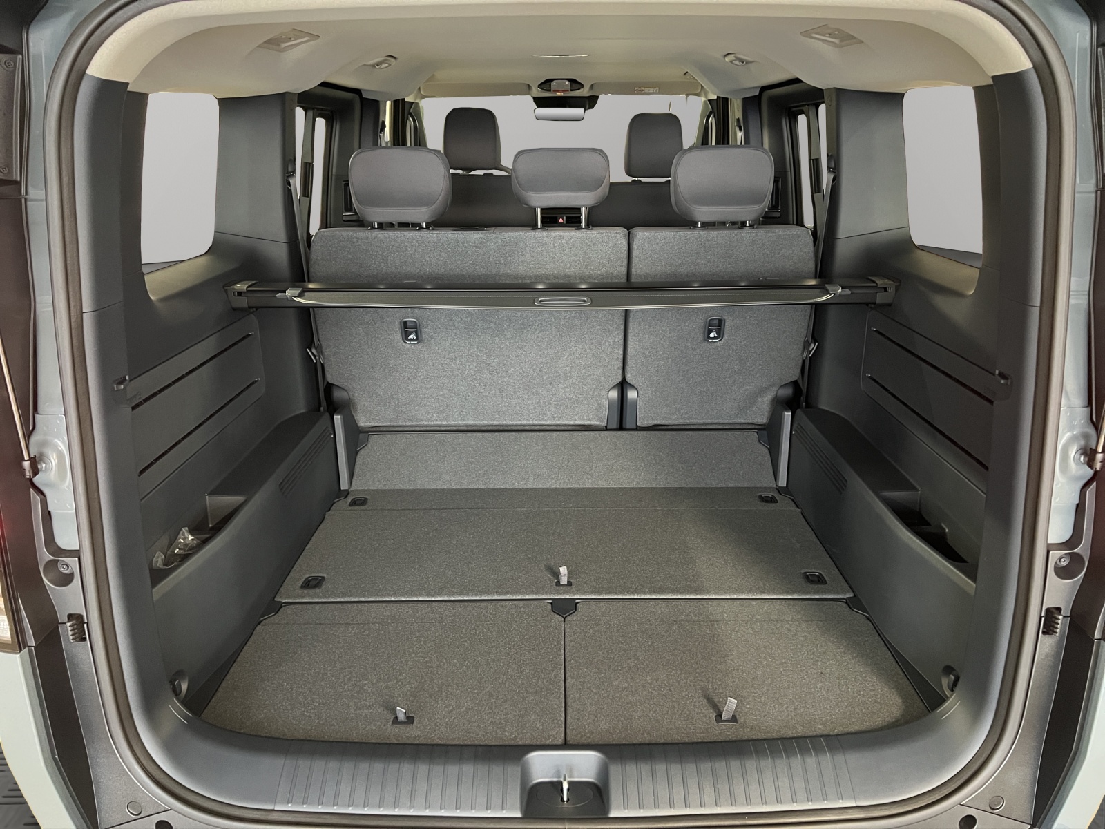 KIA PV5 Passenger 71.2 kWh Plus-image-13