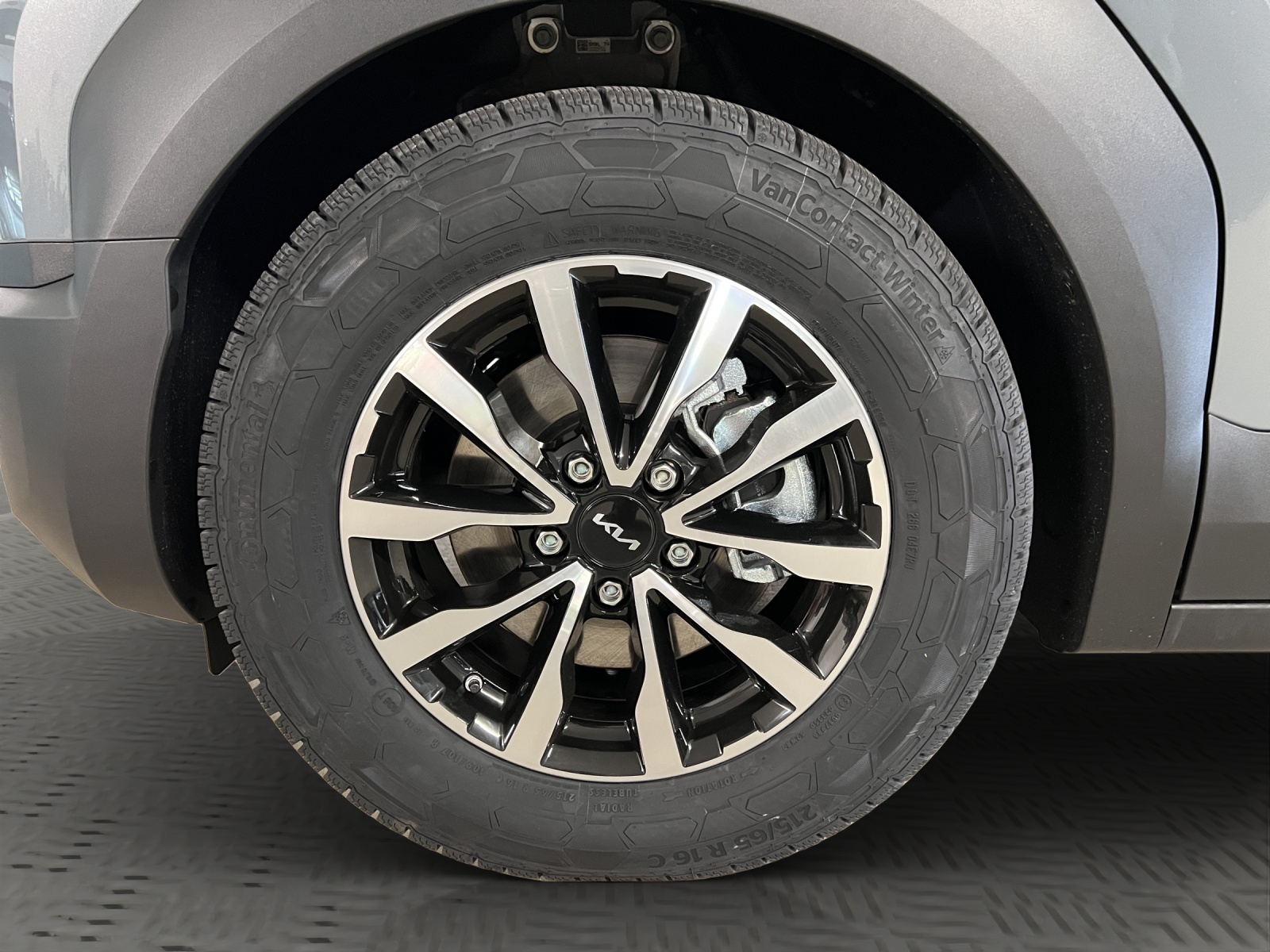 KIA PV5 Passenger 71.2 kWh Plus-image-14
