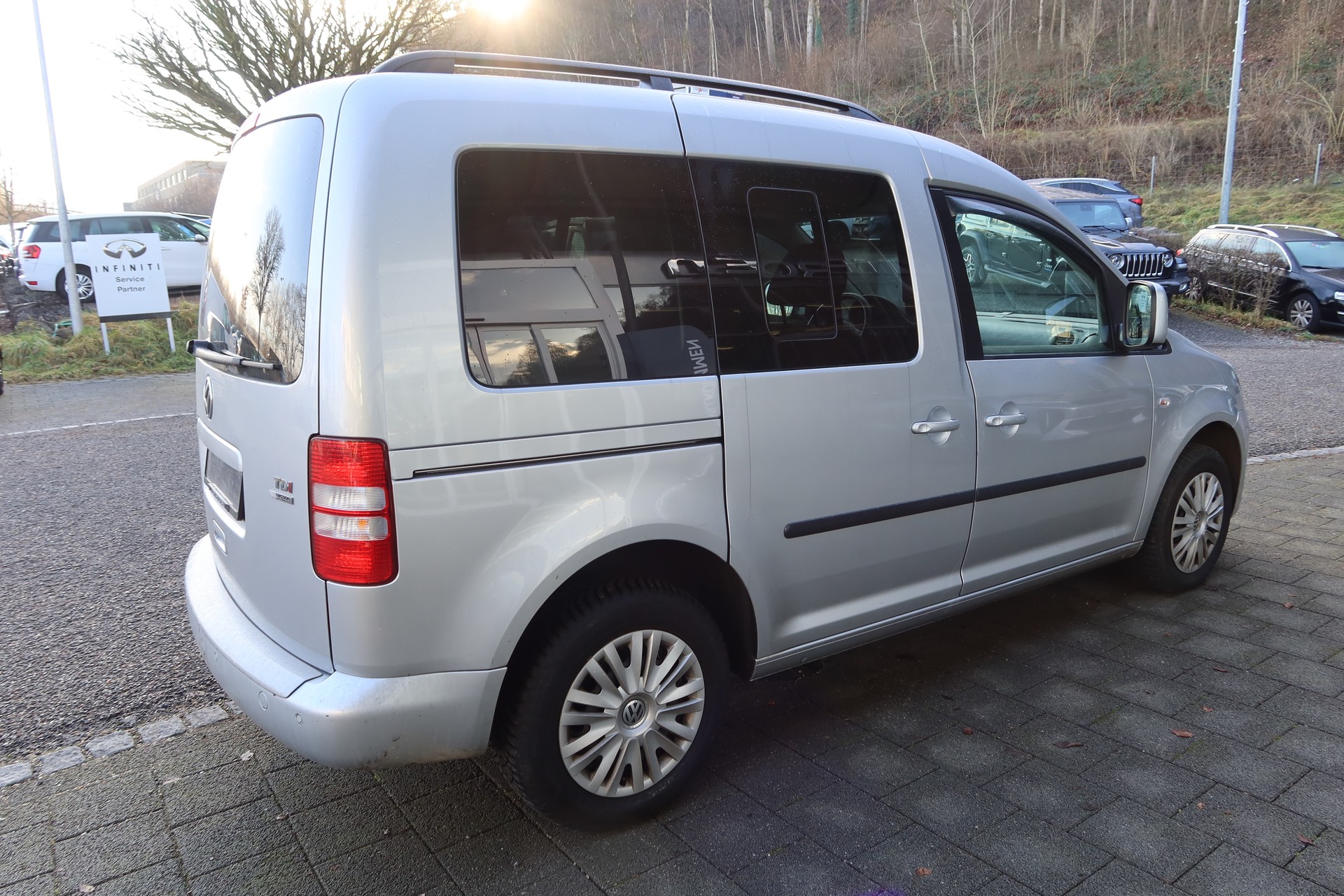 VW Caddy 1.6TDI BMT Trend A-image-5