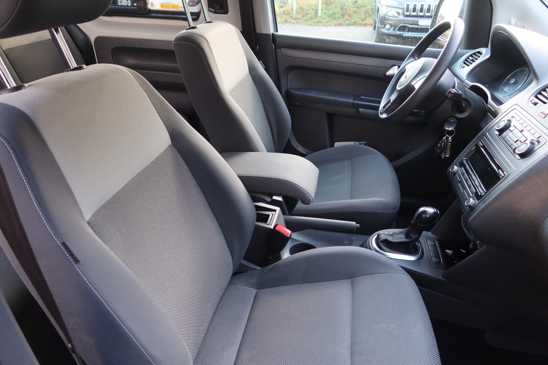 VW Caddy 1.6TDI BMT Trend A-image-8