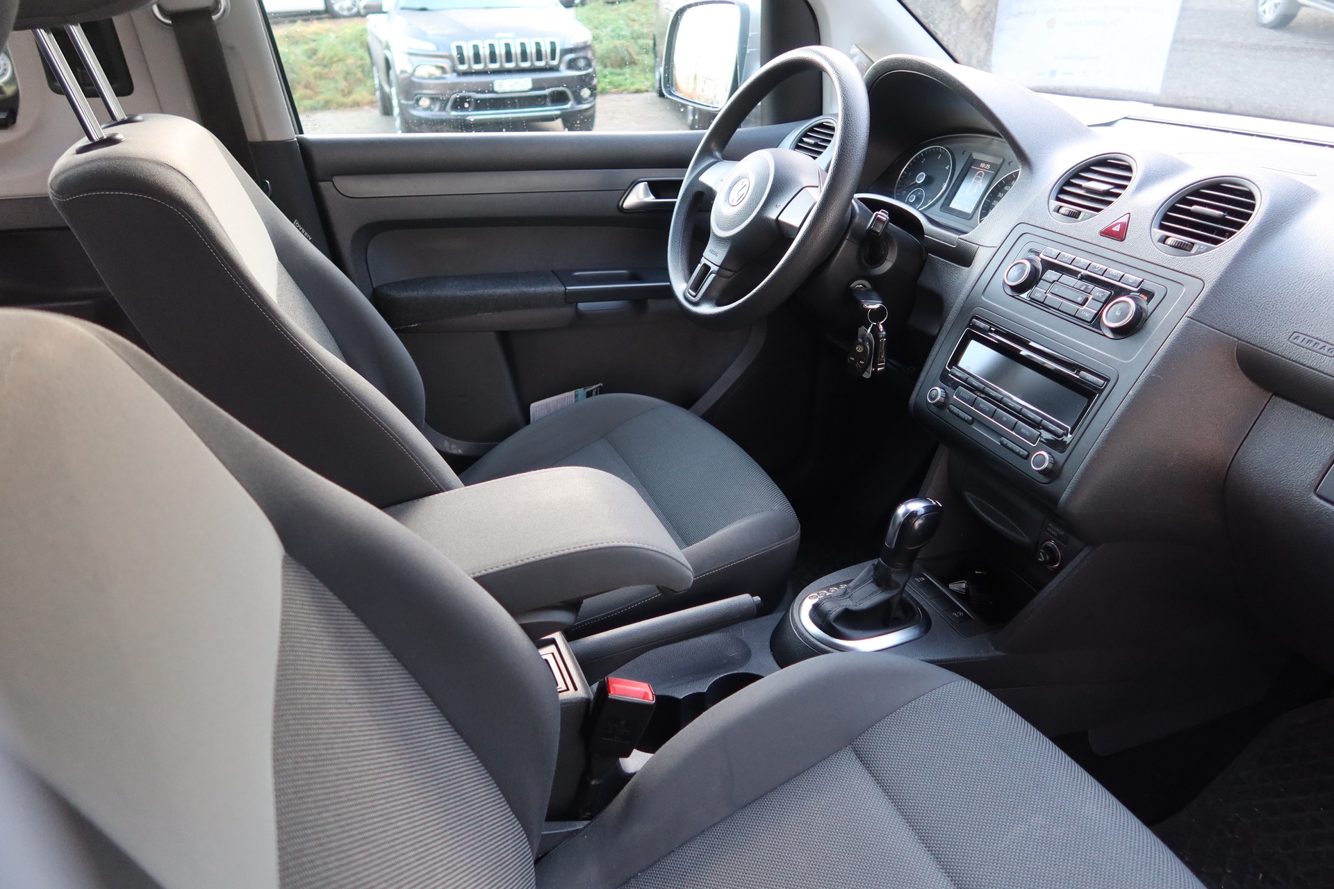 VW Caddy 1.6TDI BMT Trend A-image-7