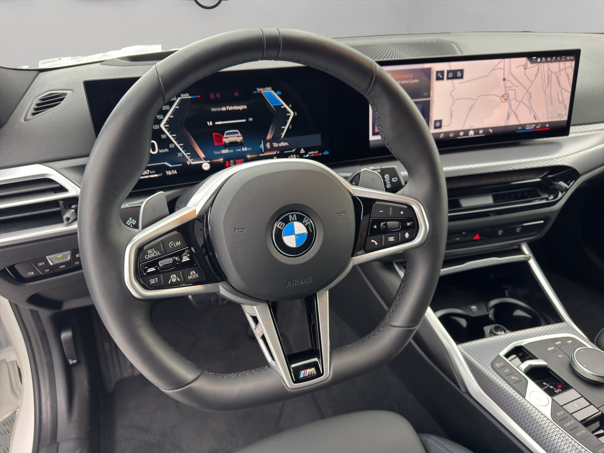 BMW 320d xDrive 48V Touring Steptronic M Sport-image-11