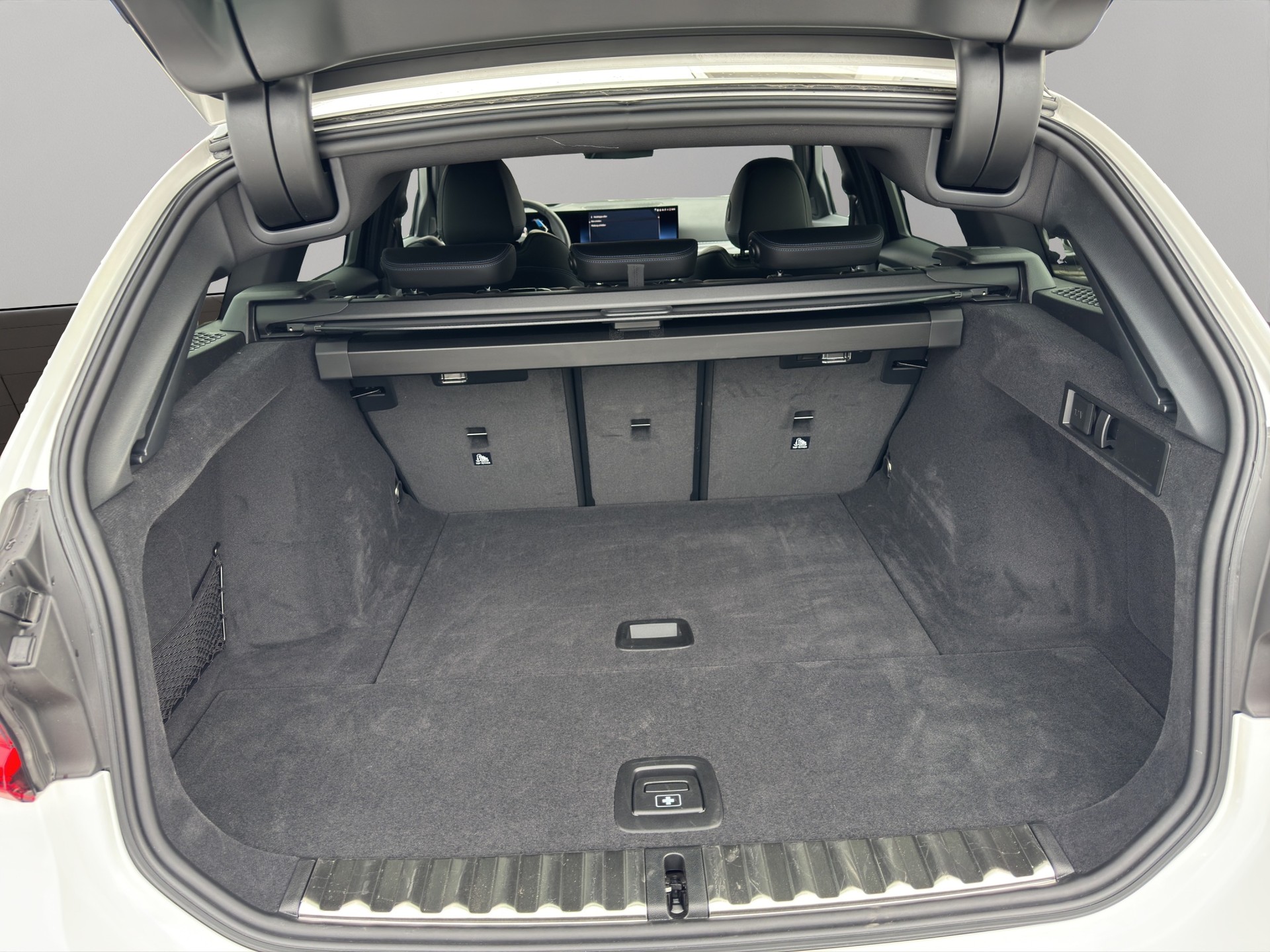 BMW 320d xDrive 48V Touring Steptronic M Sport-image-21