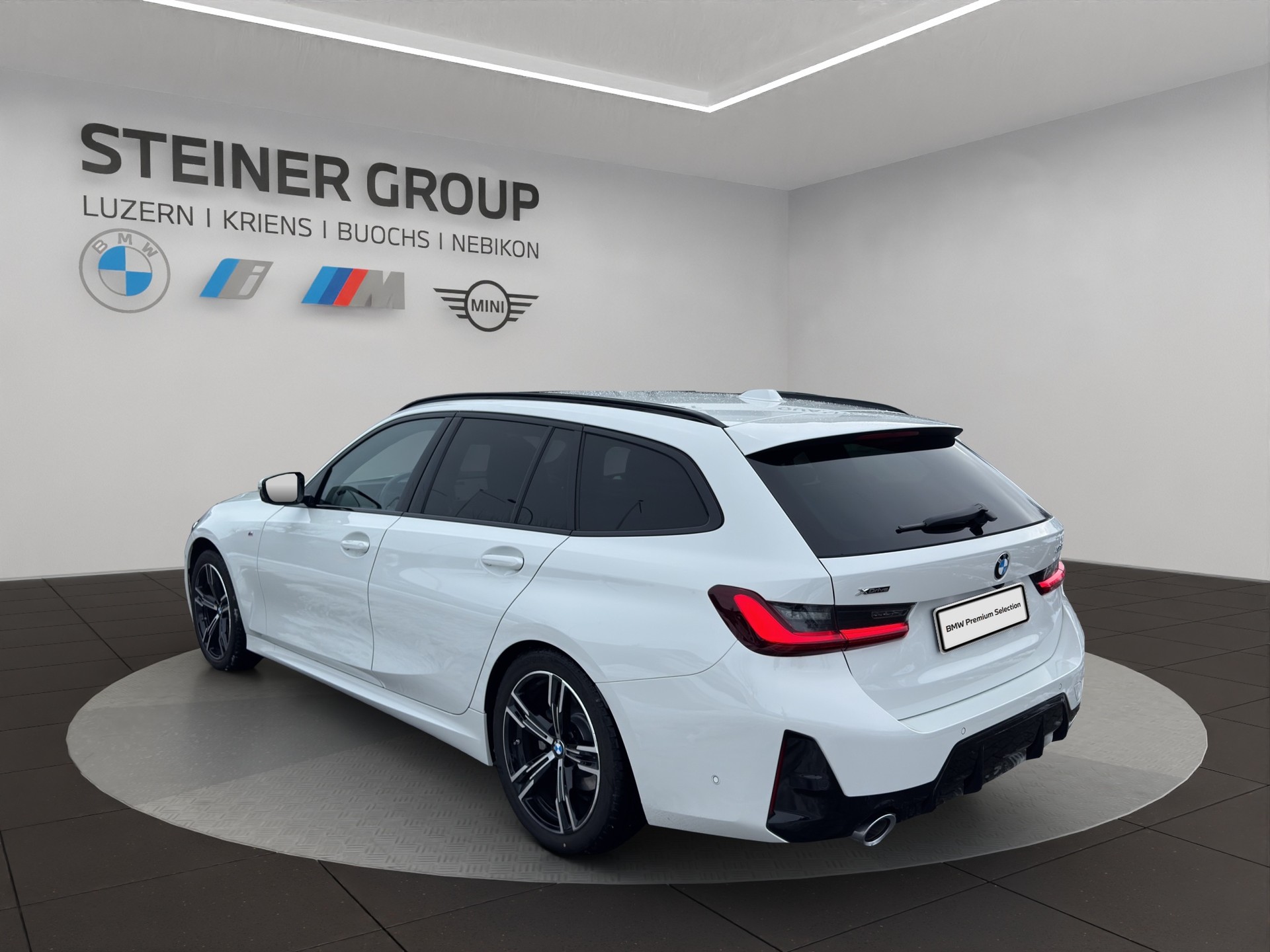 BMW 320d xDrive 48V Touring Steptronic M Sport-image-6
