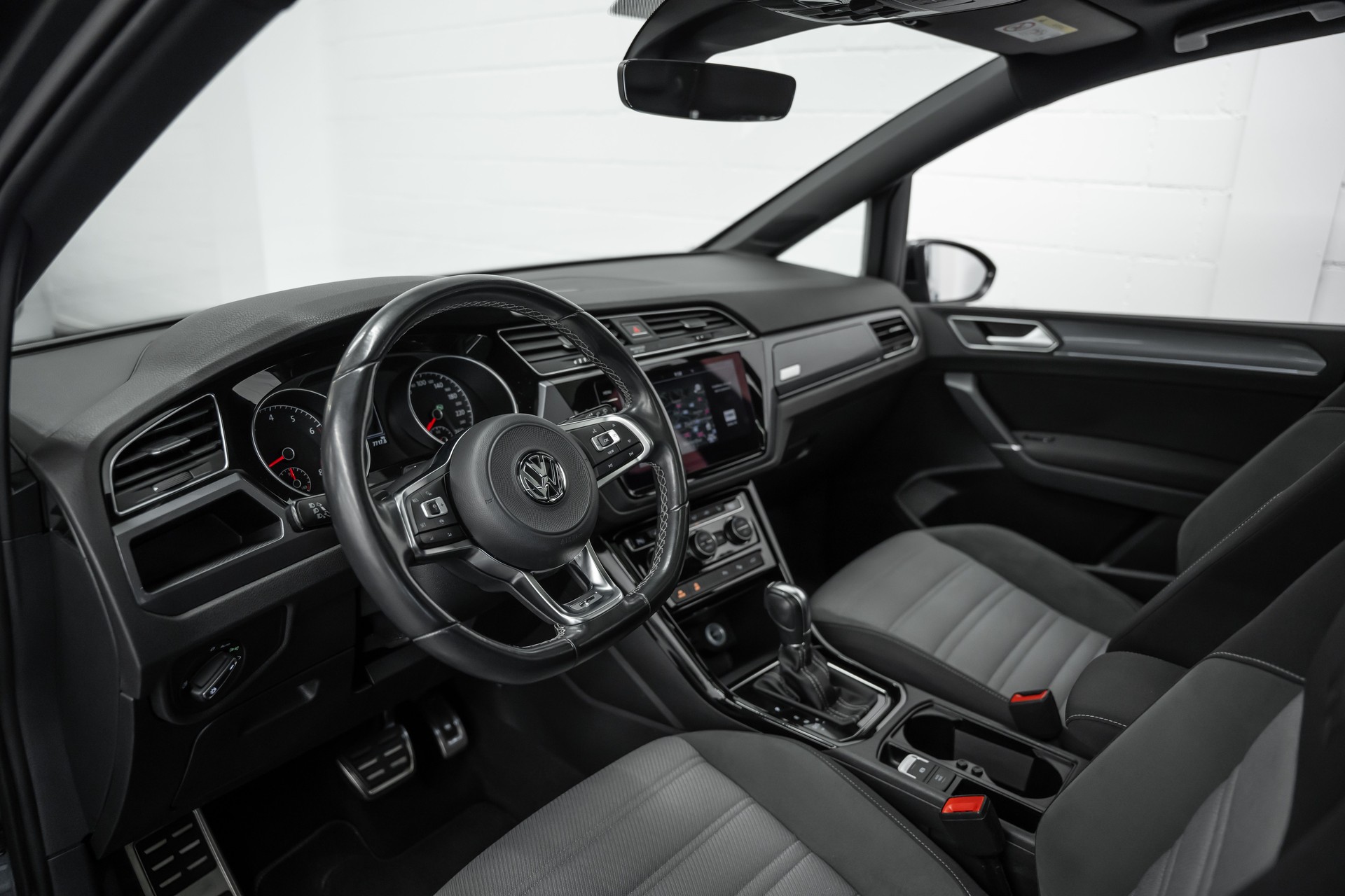 VW Touran 1.5 TSI R LINE EVO Highline DSG *7-Plätzer*-image-9