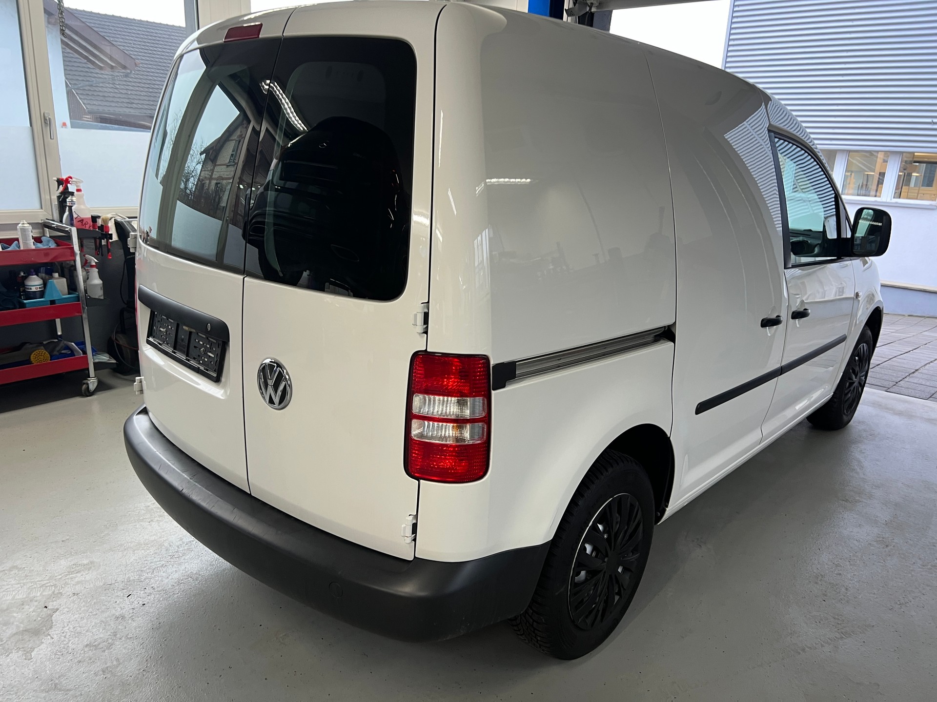 VW Caddy 1.6 TDI DSG-image-3