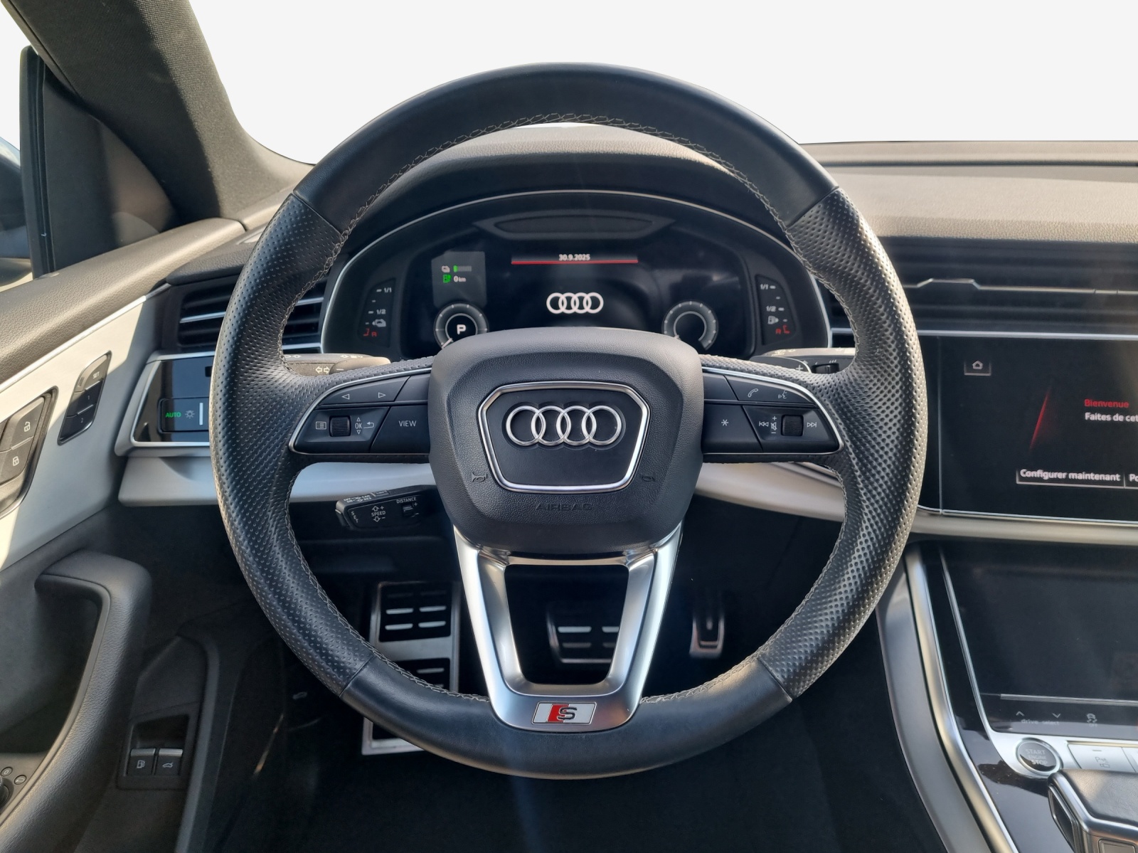 AUDI Q8 55 TFSI e quattro PHEV tiptronic-image-9