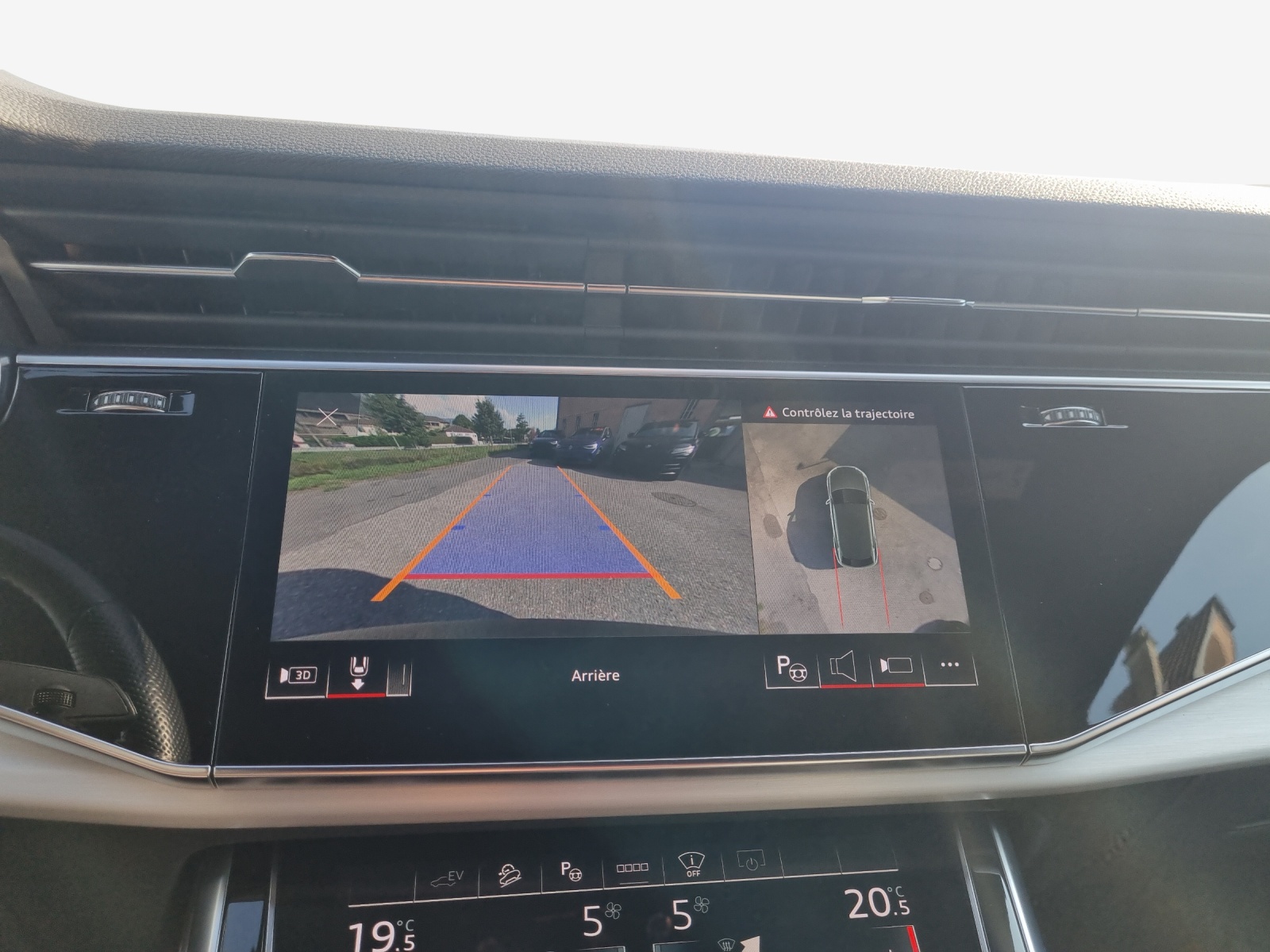 AUDI Q8 55 TFSI e quattro PHEV tiptronic-image-13