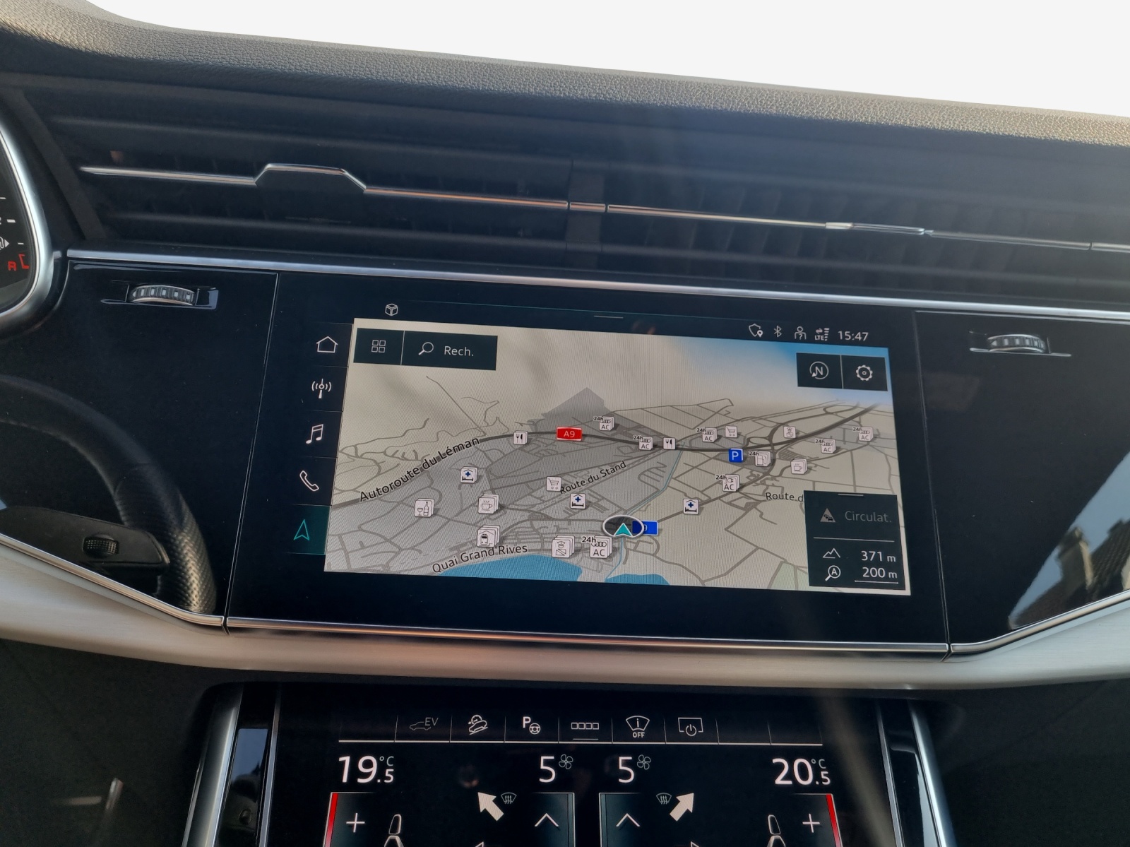 AUDI Q8 55 TFSI e quattro PHEV tiptronic-image-14