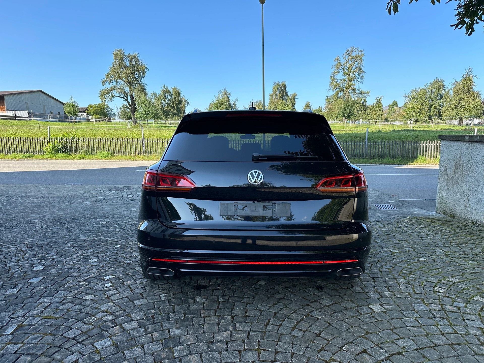 VW Touareg 4.0 V8 TDI R-Line Tiptronic-image-5