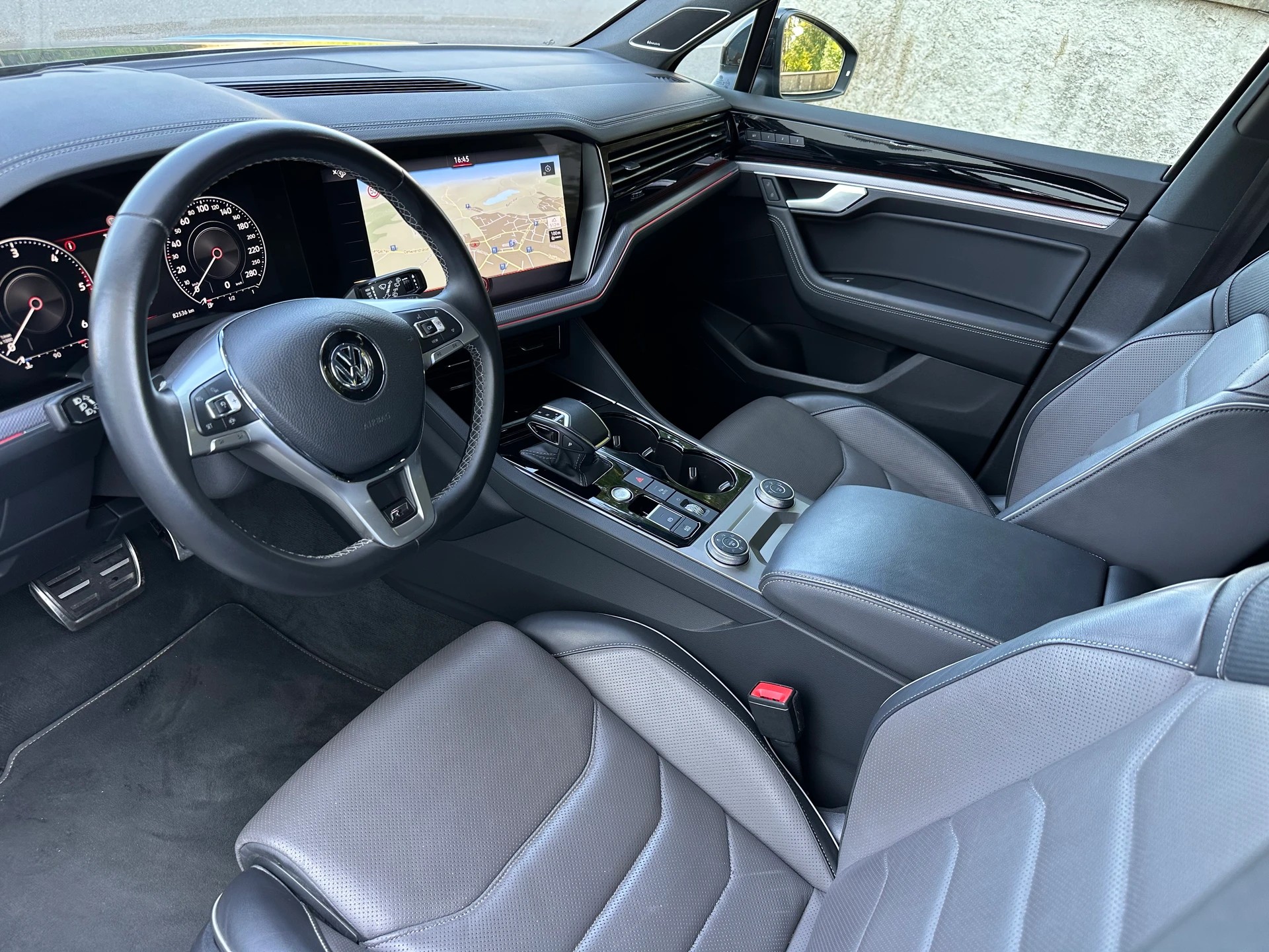 VW Touareg 4.0 V8 TDI R-Line Tiptronic-image-8